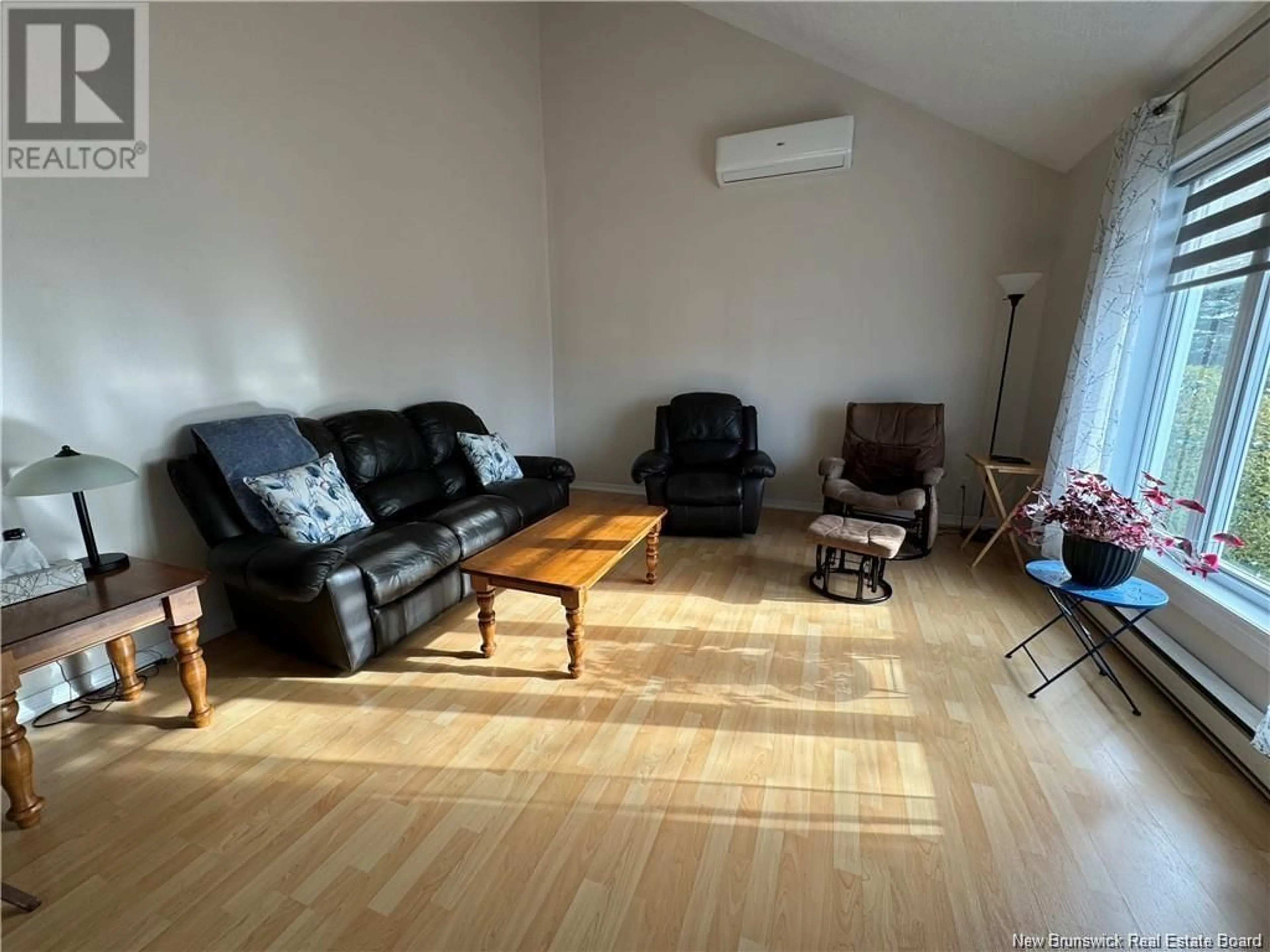 A pic of a room for 24 RUE DESCHÊNES, Saint-Quentin New Brunswick E8A1M1