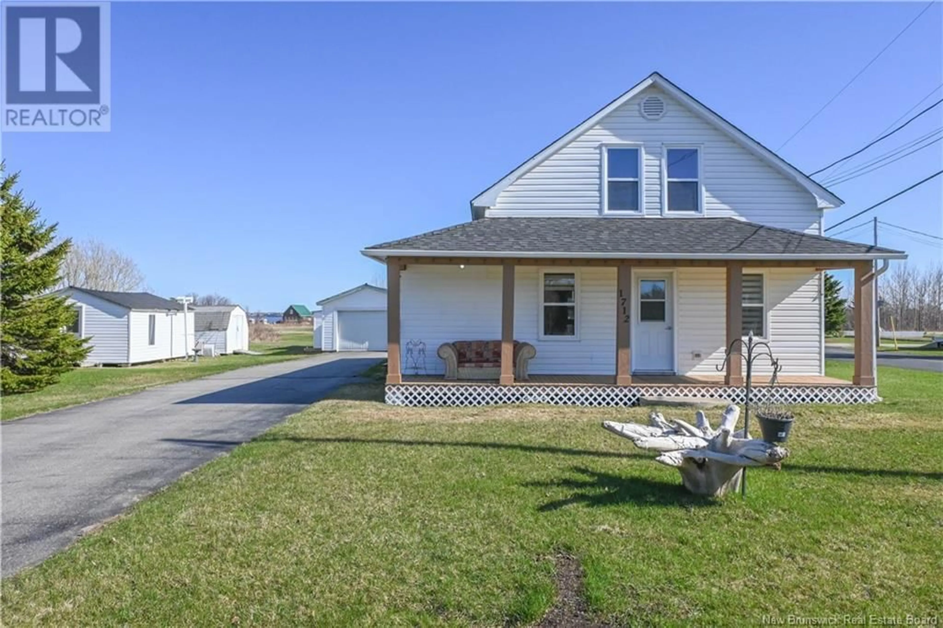 Home with vinyl exterior material, street for 1712 CHATILLON STREET, Maisonnette New Brunswick E8N1W8