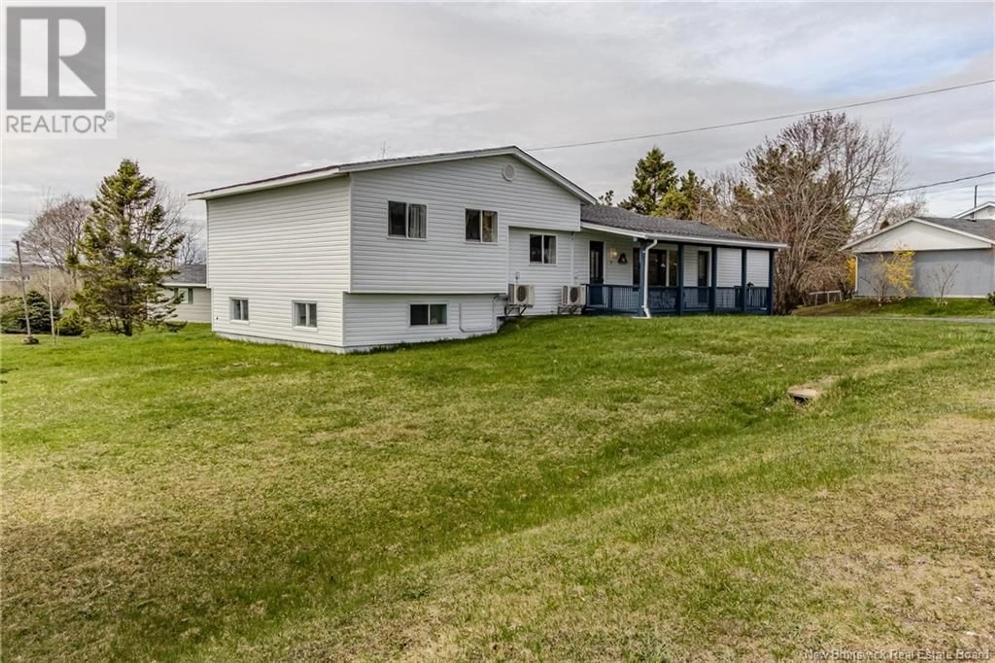 A pic from outside/outdoor area/front of a property/back of a property/a pic from drone, unknown for 7 MYLES DRIVE, Saint John New Brunswick E2J3C1
