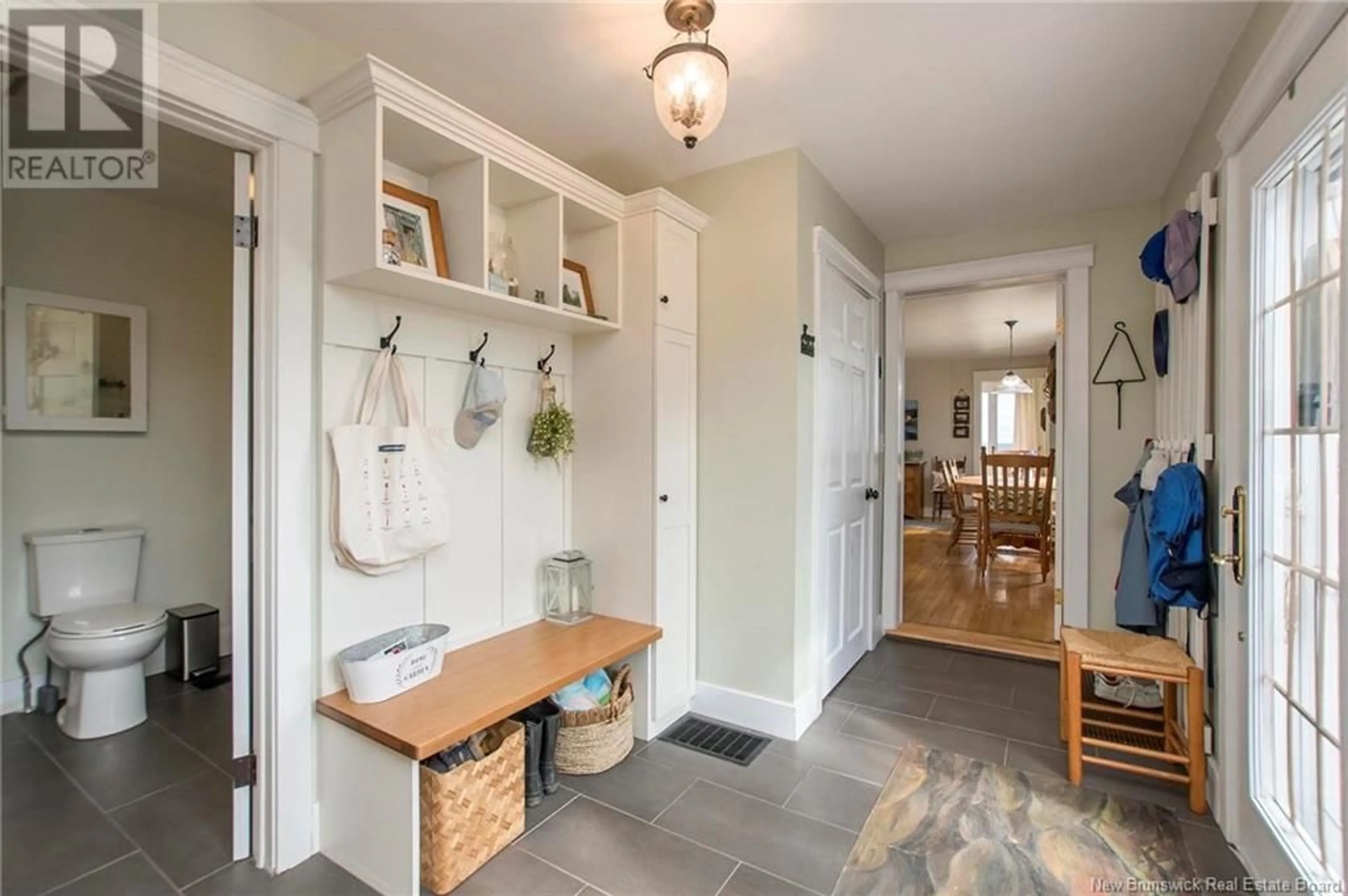 Indoor entryway for 277 DE LA CÔTE, Grande-Digue New Brunswick E4R1W9