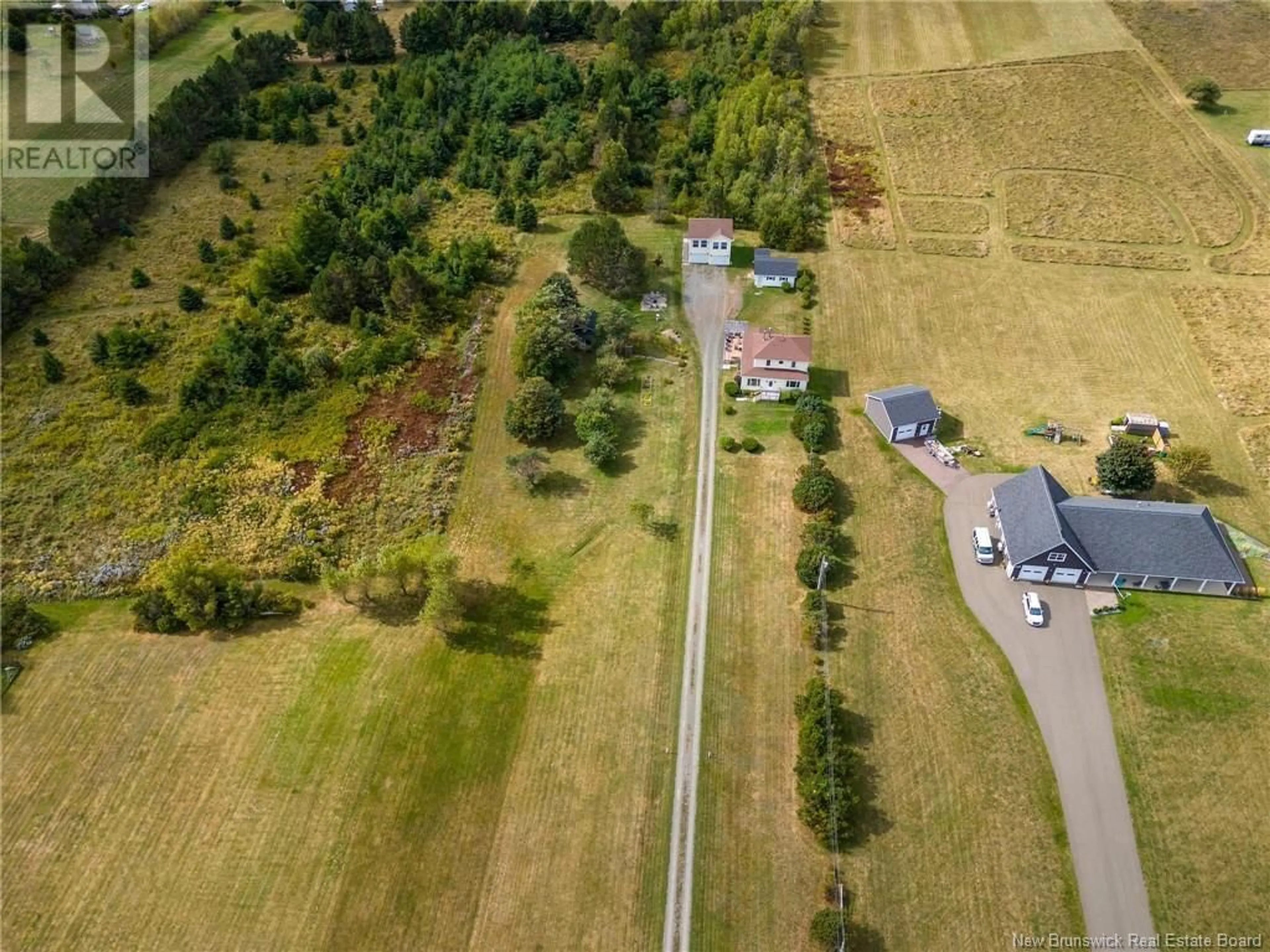 A pic from outside/outdoor area/front of a property/back of a property/a pic from drone, unknown for 277 DE LA CÔTE, Grande-Digue New Brunswick E4R1W9