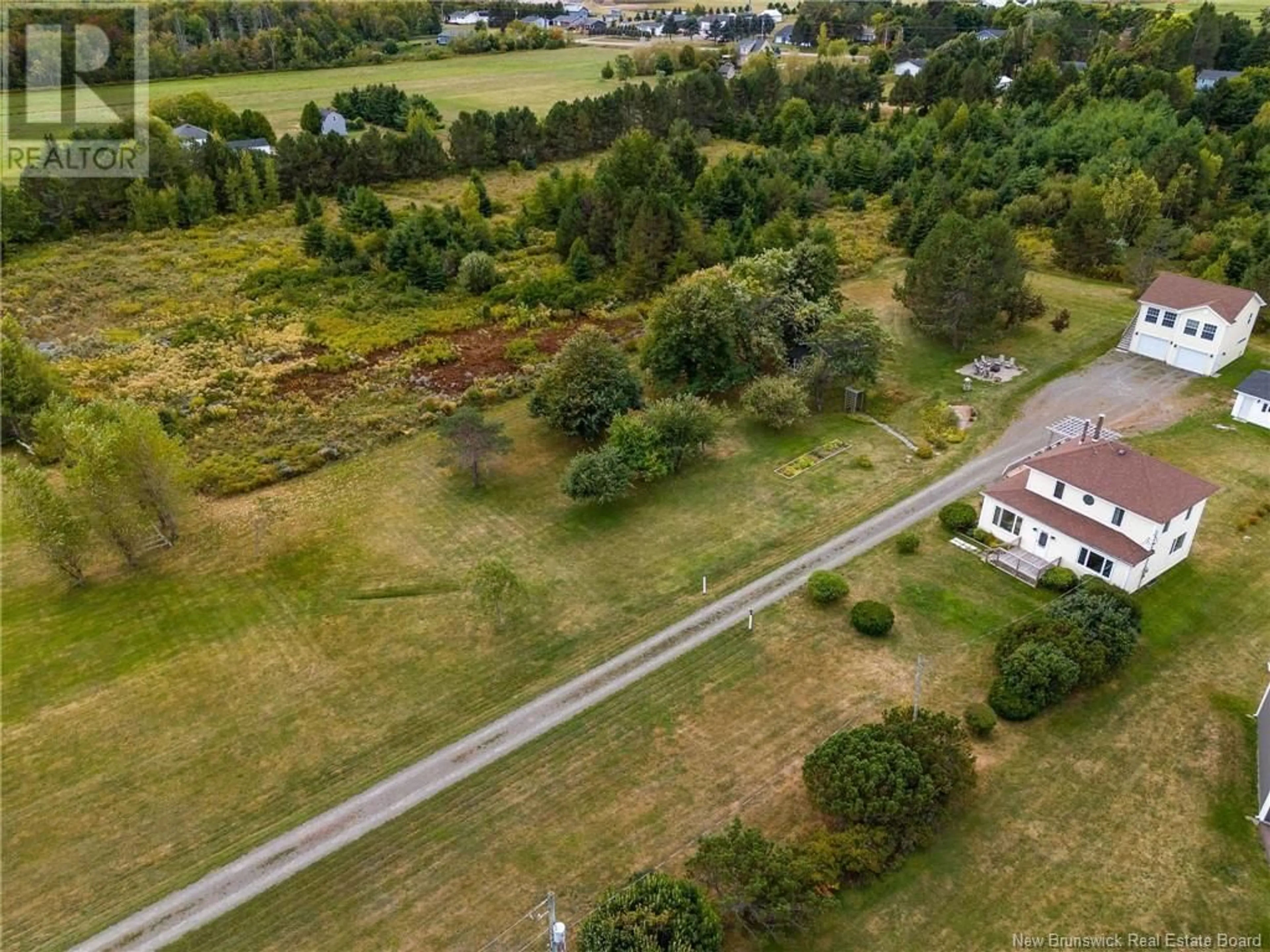 A pic from outside/outdoor area/front of a property/back of a property/a pic from drone, unknown for 277 DE LA CÔTE, Grande-Digue New Brunswick E4R1W9