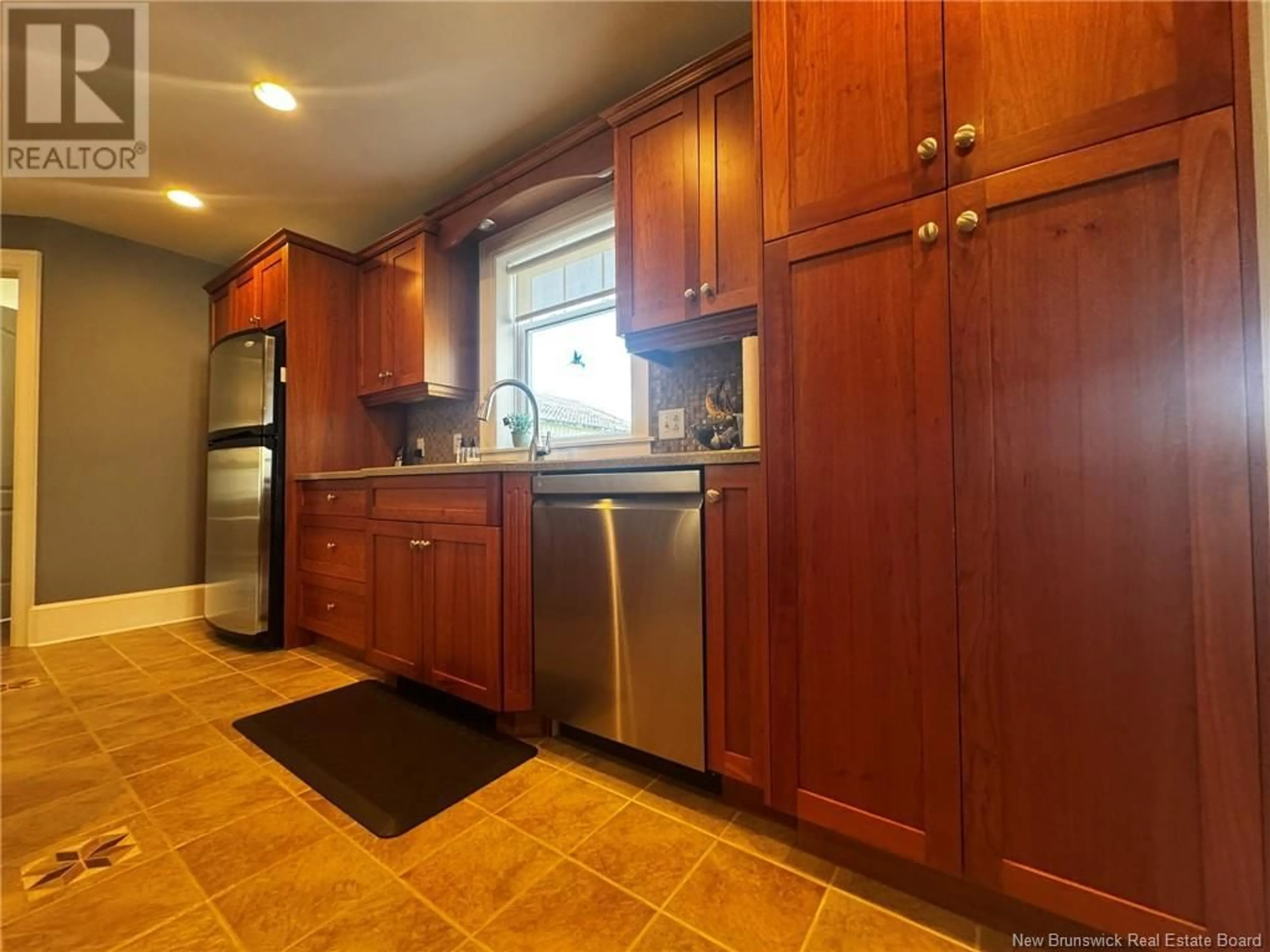 Standard kitchen, ceramic/tile floor for 366 GEORGE STREET, Miramichi New Brunswick E1V2S2