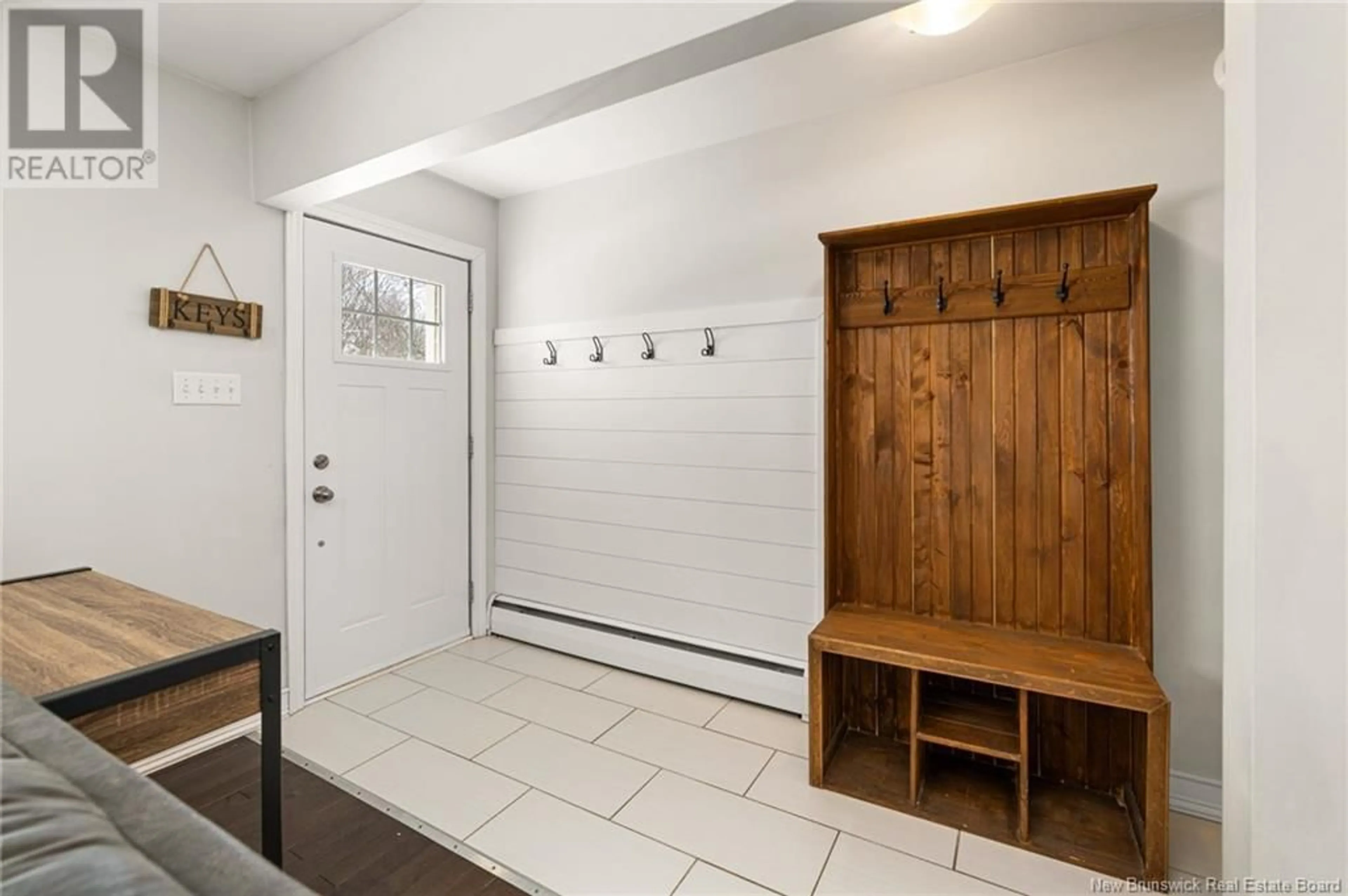 Indoor entryway for 65 MADISON AVENUE, Moncton New Brunswick E1E1R5