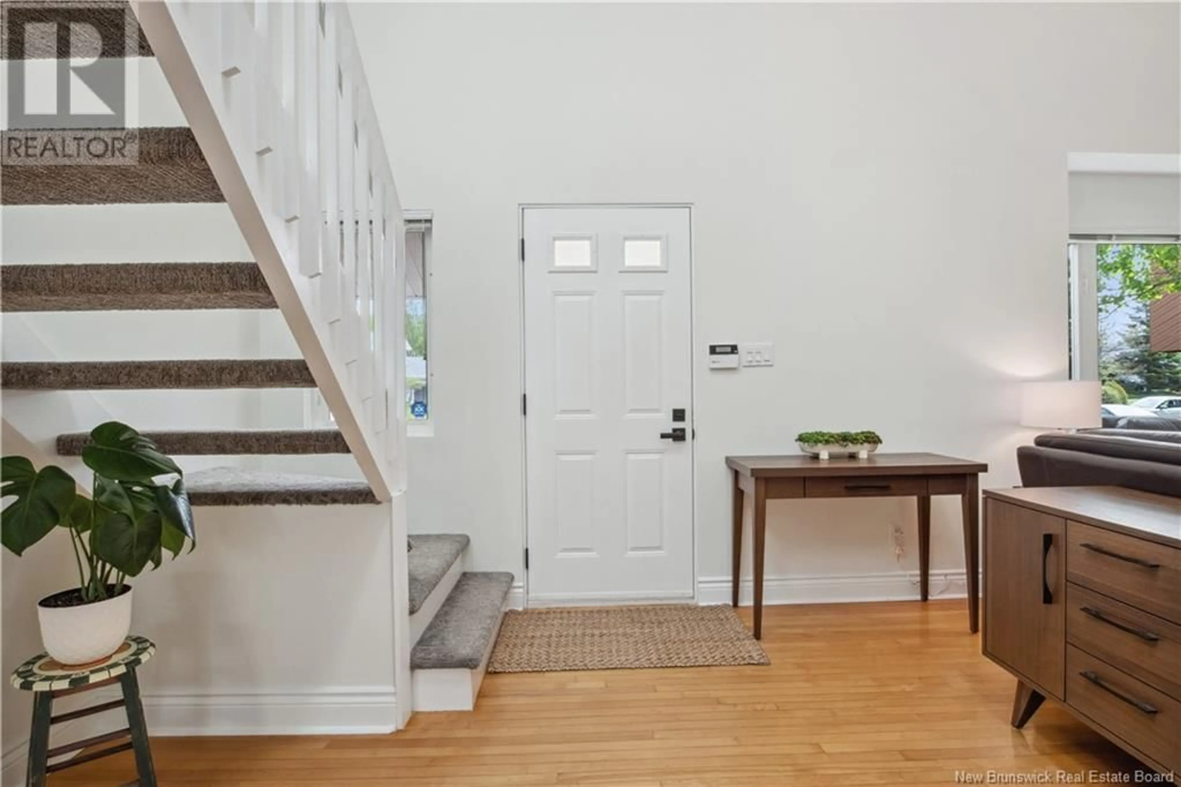 Indoor entryway for 682 VICTOR, Dieppe New Brunswick E1A6G7