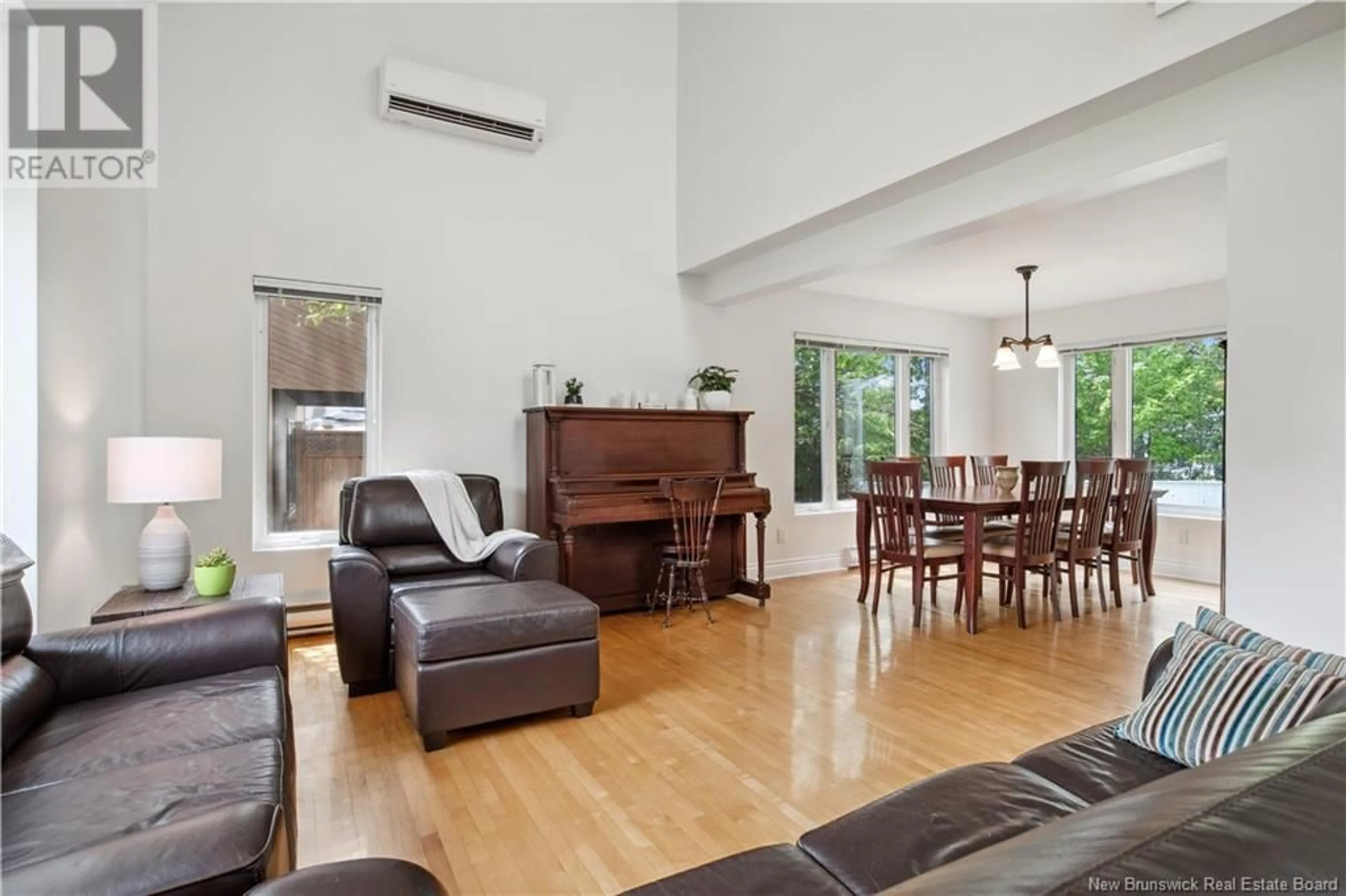 Living room with furniture, unknown for 682 VICTOR, Dieppe New Brunswick E1A6G7