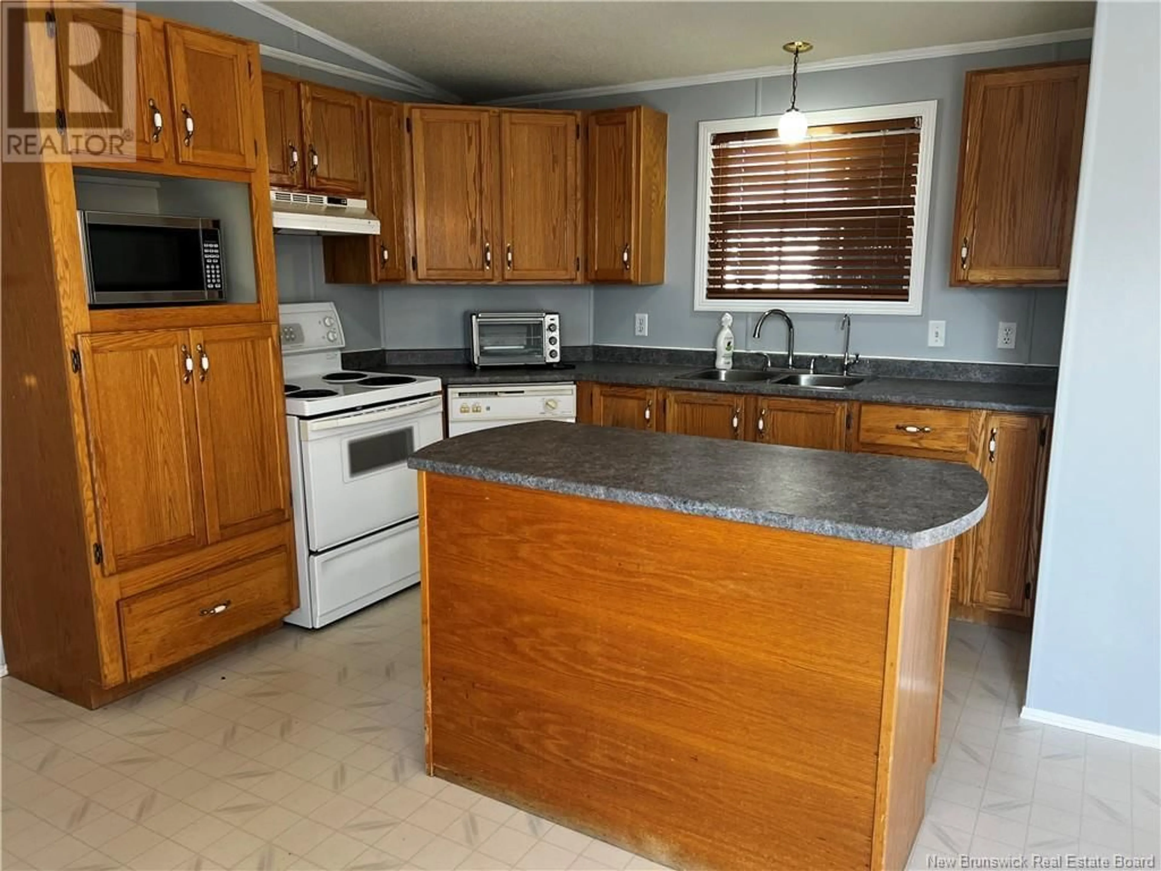 Standard kitchen, unknown for 18 ANEMONE, Moncton New Brunswick E1H2R7