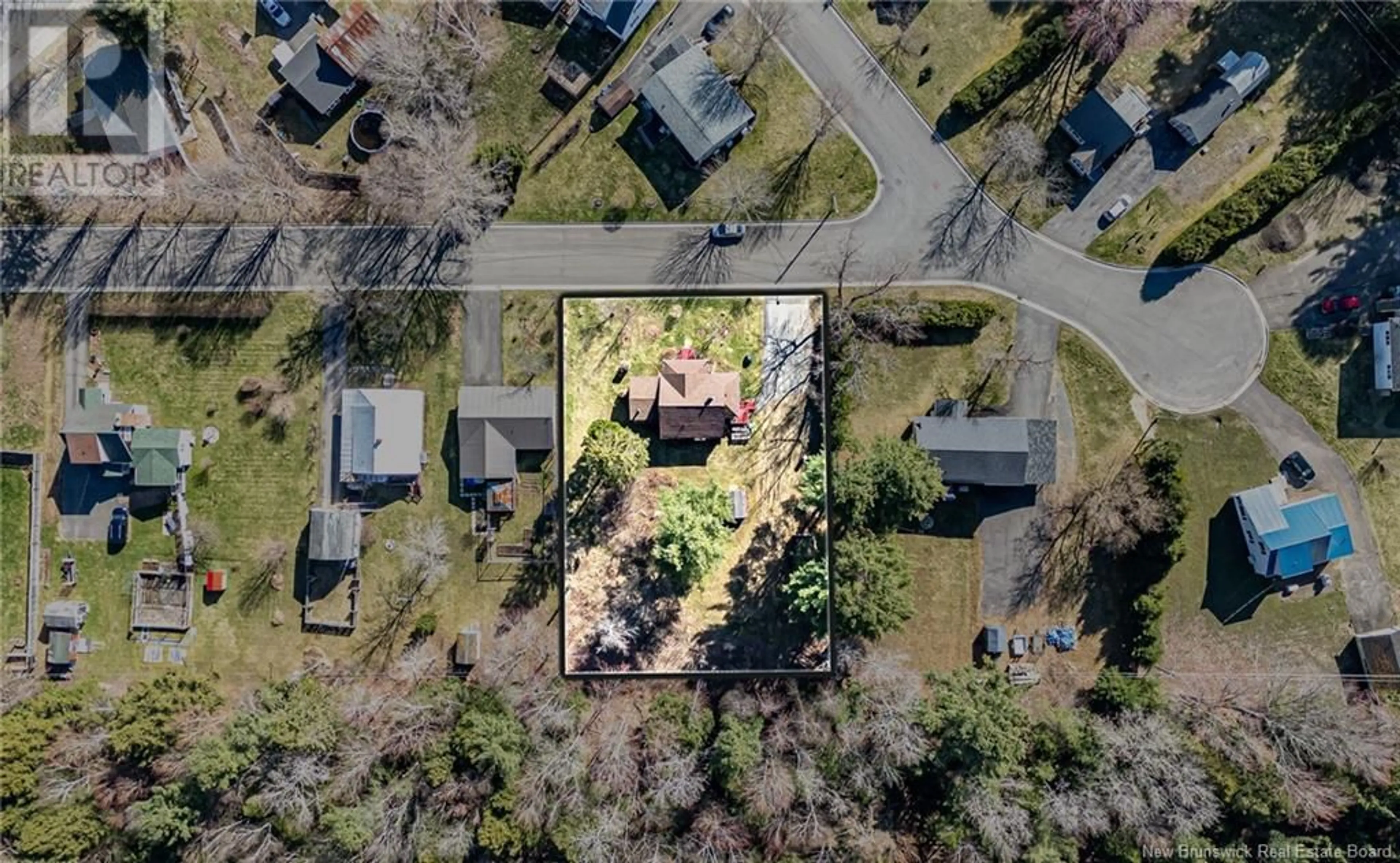 A pic from outside/outdoor area/front of a property/back of a property/a pic from drone, street for 31 VETERANS COURT, Fredericton New Brunswick E3A1E5