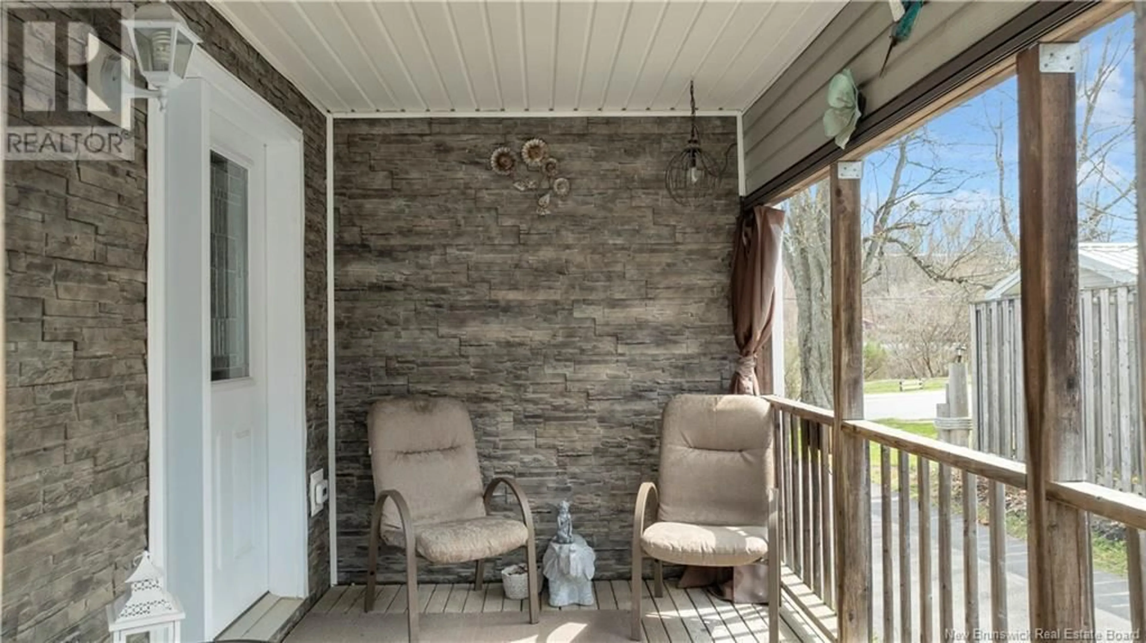 Patio, street for 247 MILLTOWN BOULEVARD, St. Stephen New Brunswick E3L1H3