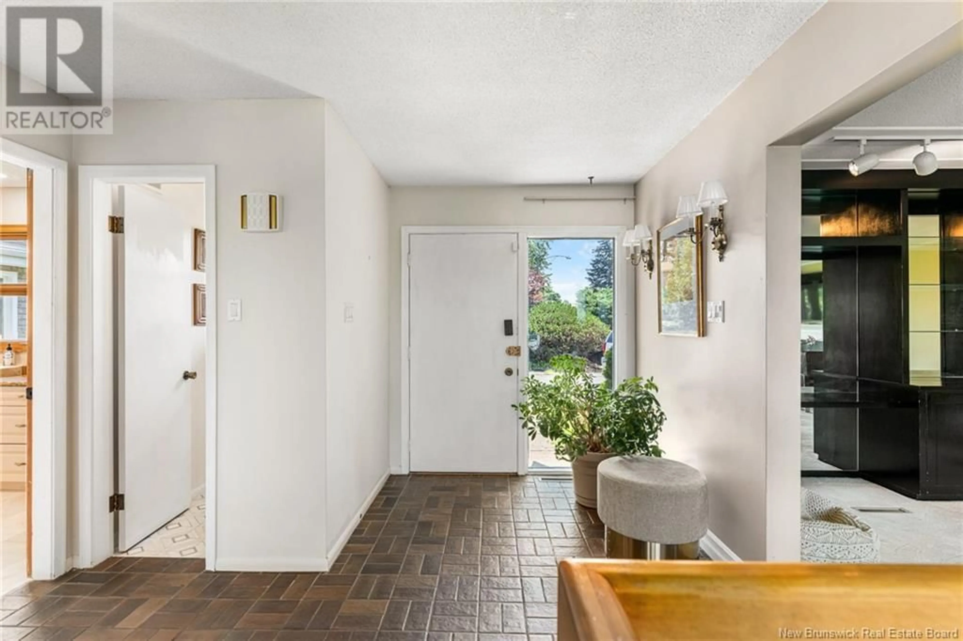 Indoor entryway for 8 FAIRWAY BOULEVARD, Riverview New Brunswick E1B1S8