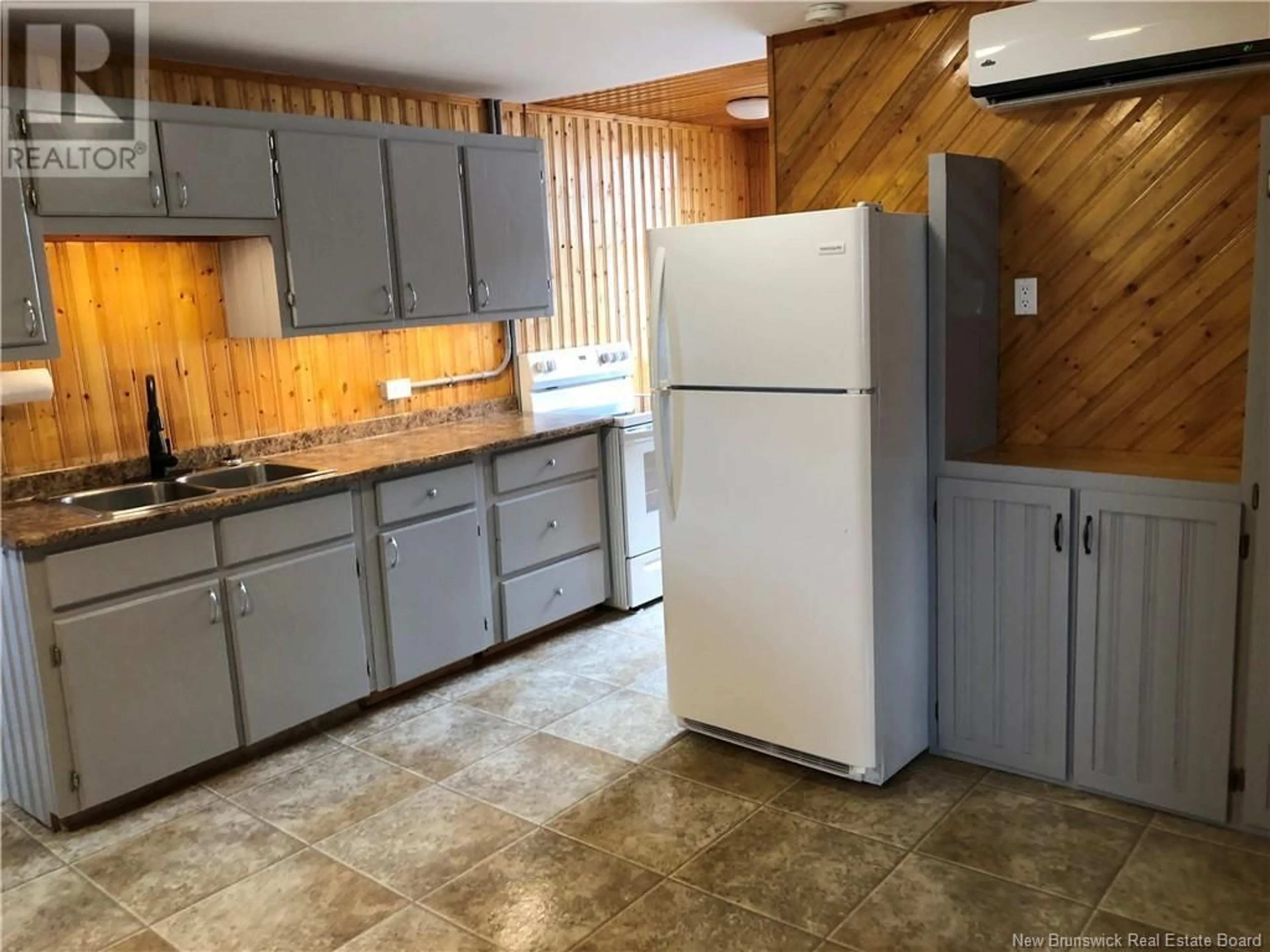 Standard kitchen, unknown for 42 PETER STREET, Sussex New Brunswick E4E2J6