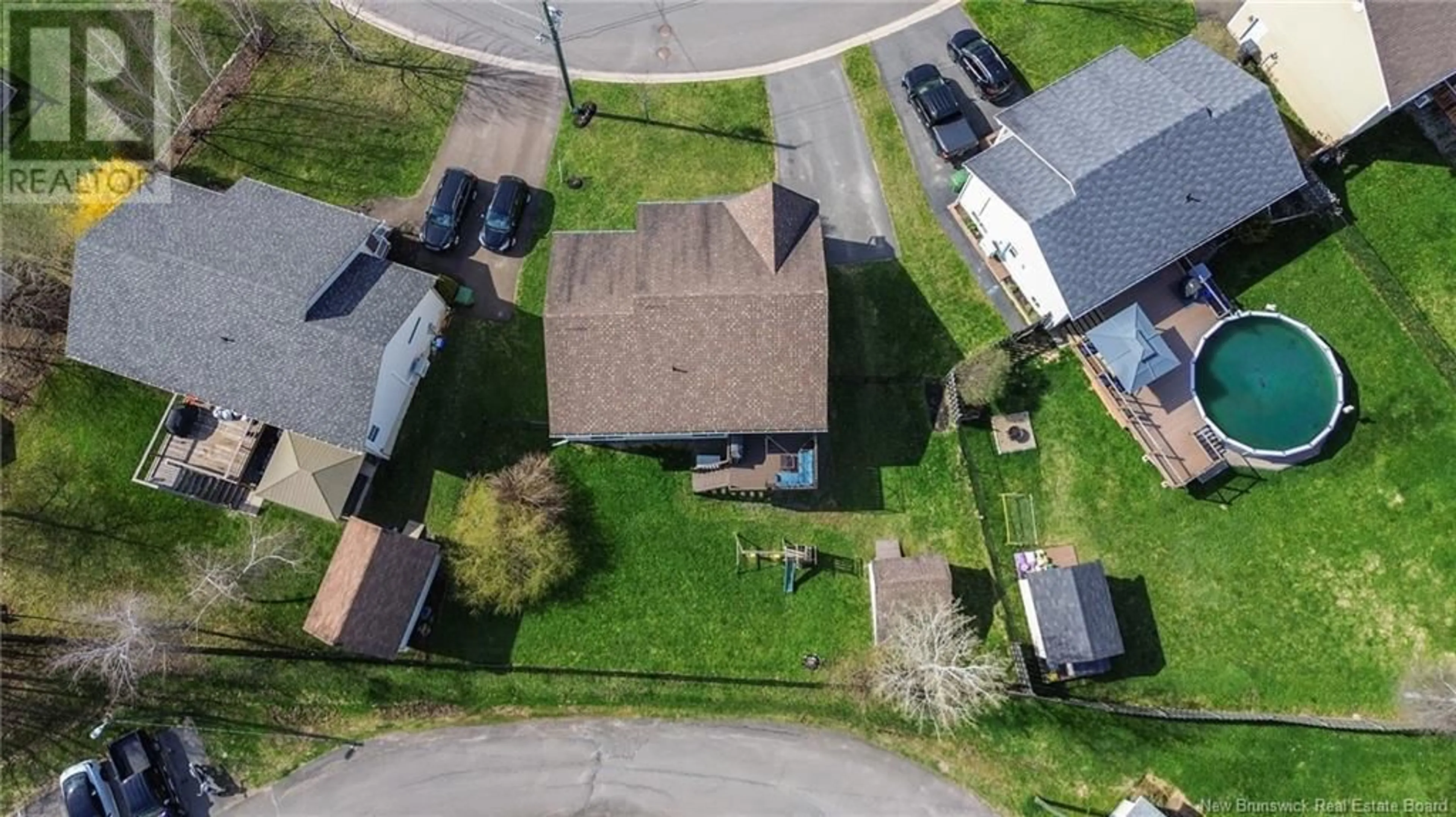 A pic from outside/outdoor area/front of a property/back of a property/a pic from drone, street for 18 SHAYLA COURT, Fredericton New Brunswick E3G0N3