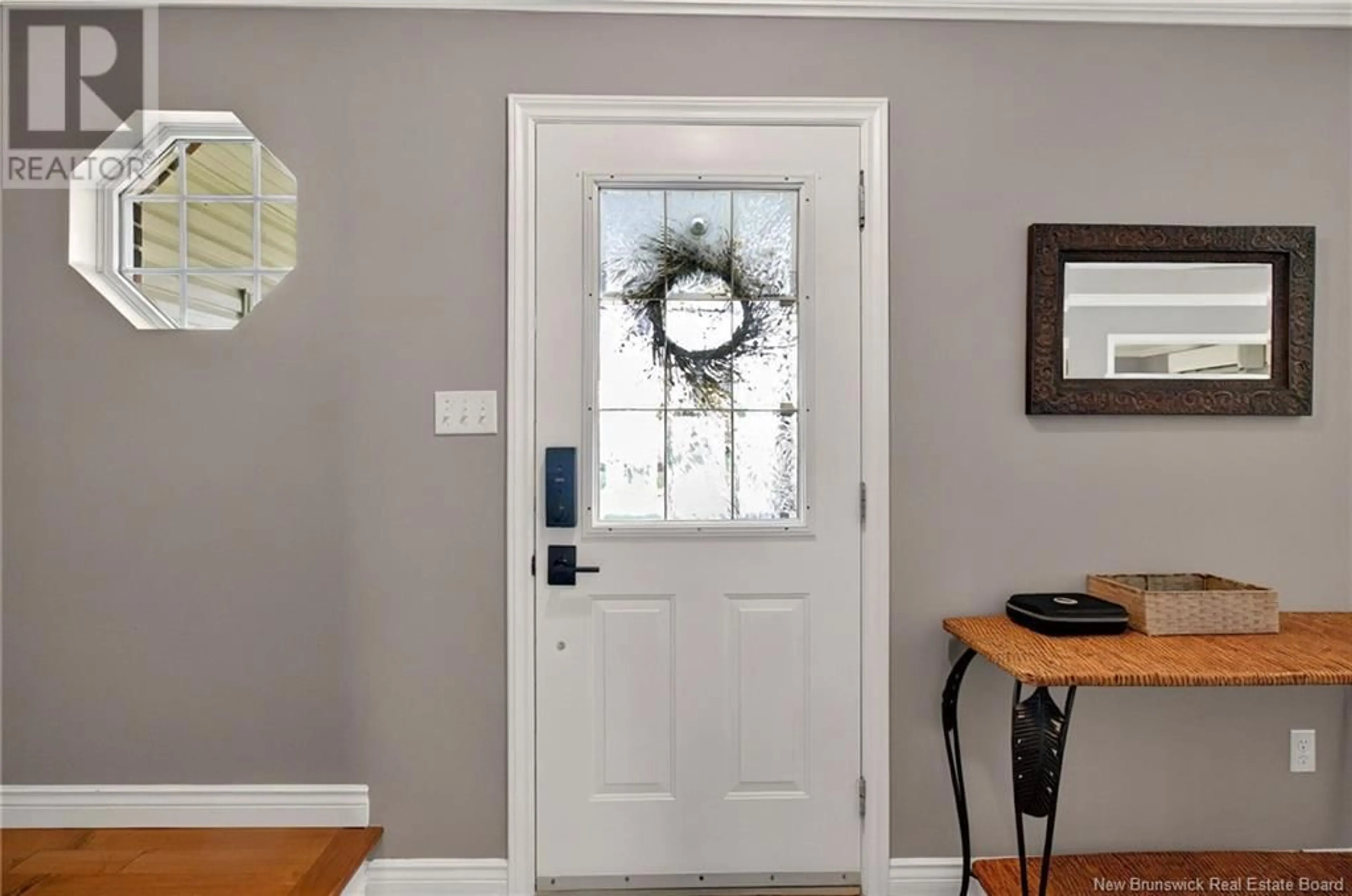 Indoor entryway for 289 EVERGREEN DRIVE, Moncton New Brunswick E1G2E4