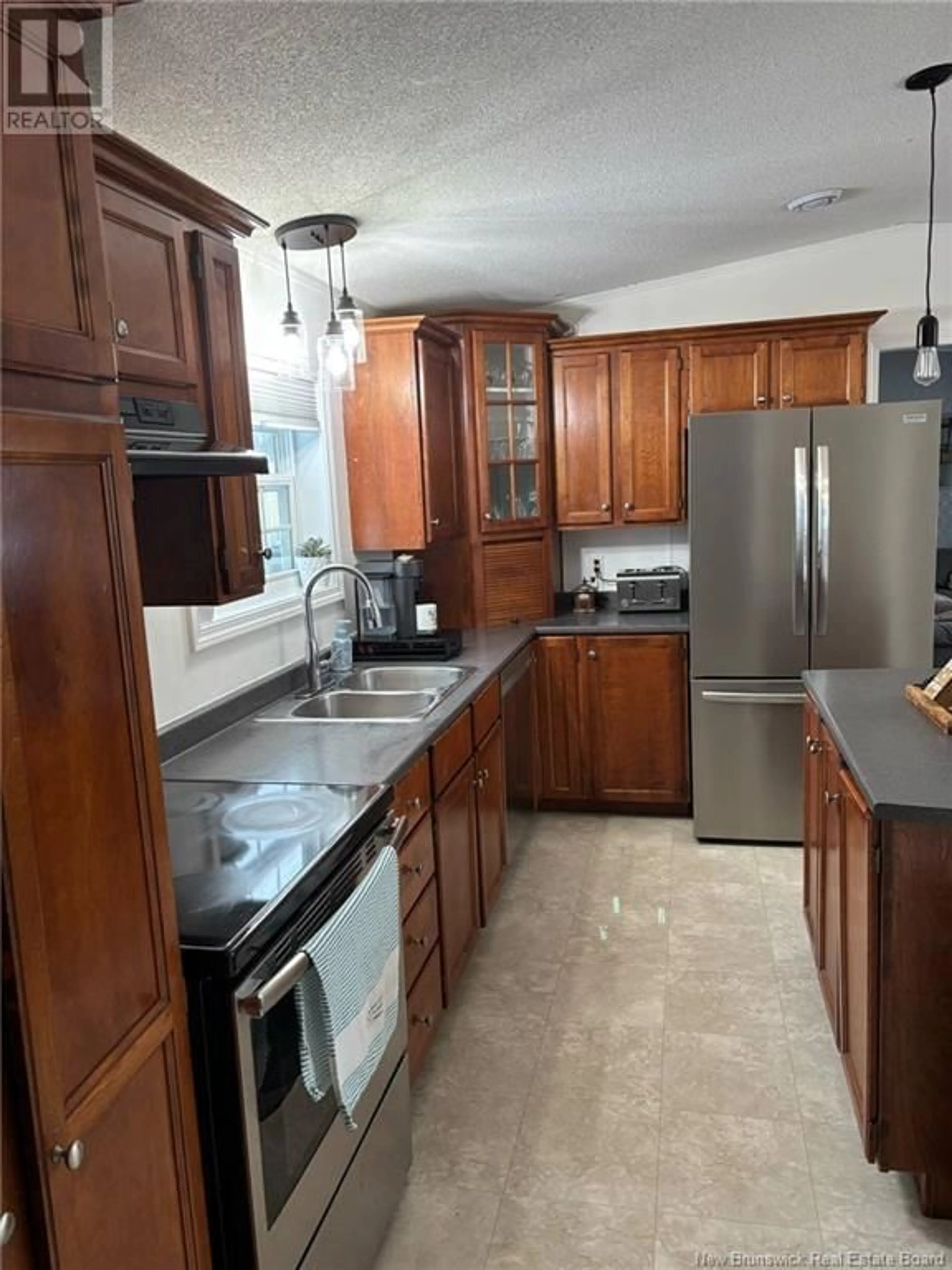 Standard kitchen, ceramic/tile floor for 11 DOUGNORTH STREET, Fredericton New Brunswick E3G0H8