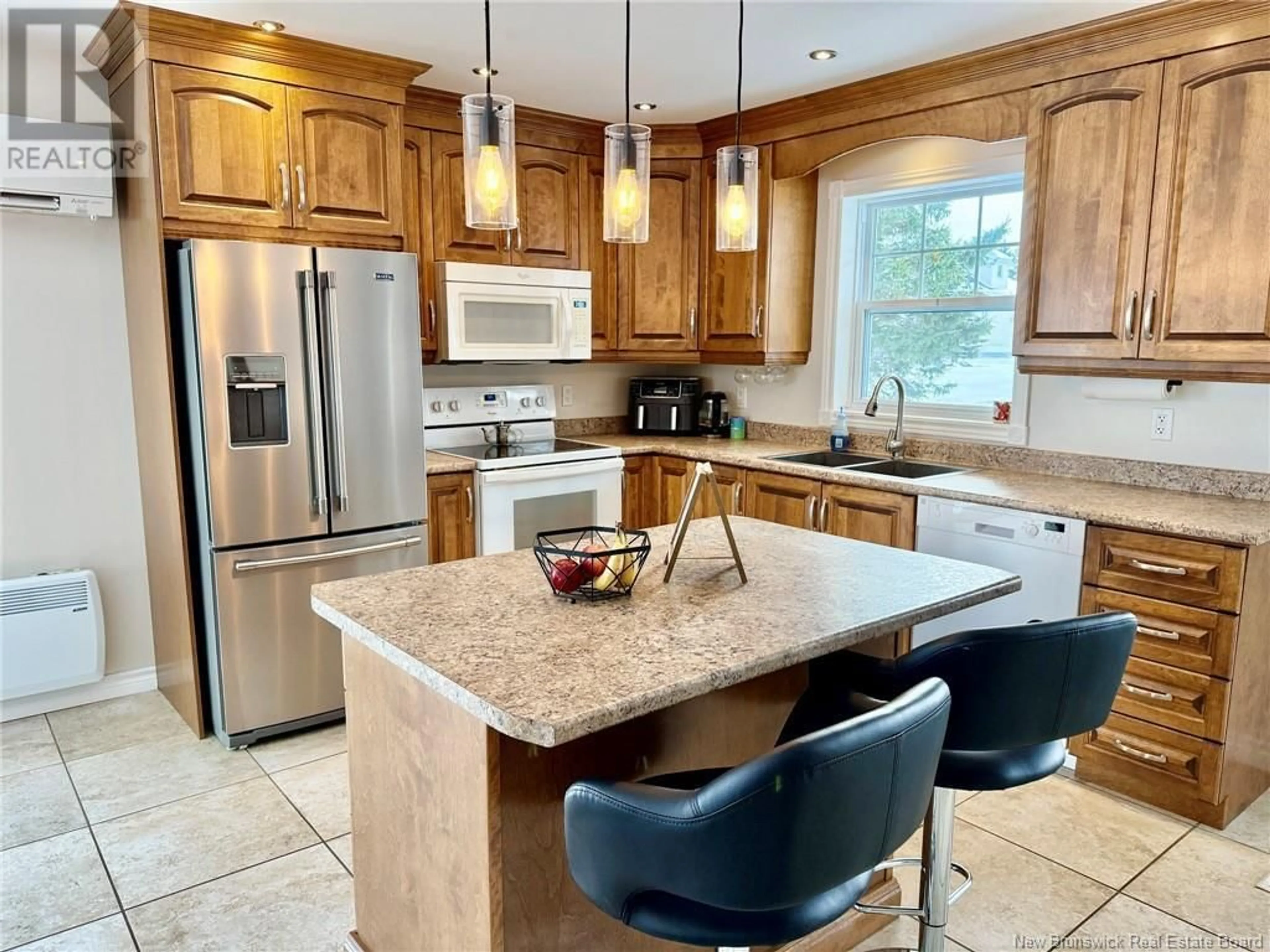 Open concept kitchen, ceramic/tile floor for 597 PRINCIPAL, Pointe-Verte New Brunswick E8J2P8