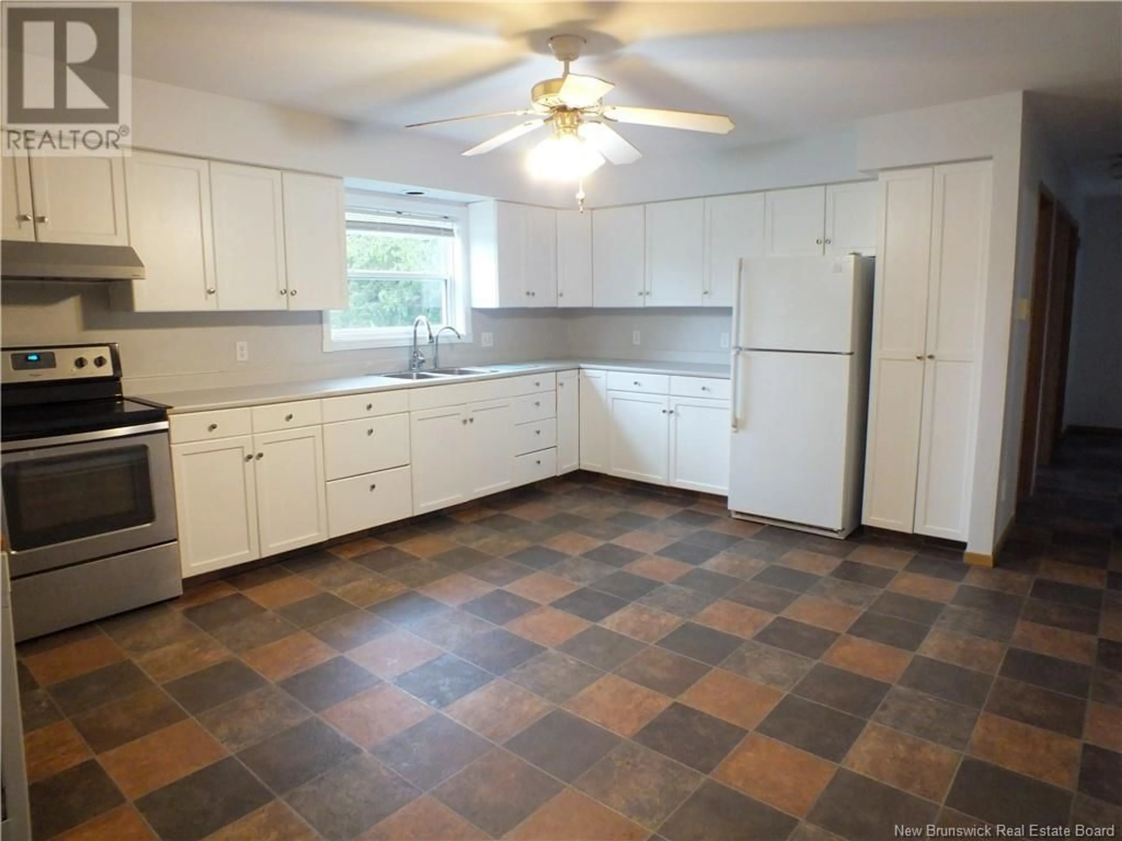 Standard kitchen, ceramic/tile floor for 220 LOCKHART MILL ROAD, Jacksonville New Brunswick E7M5K4
