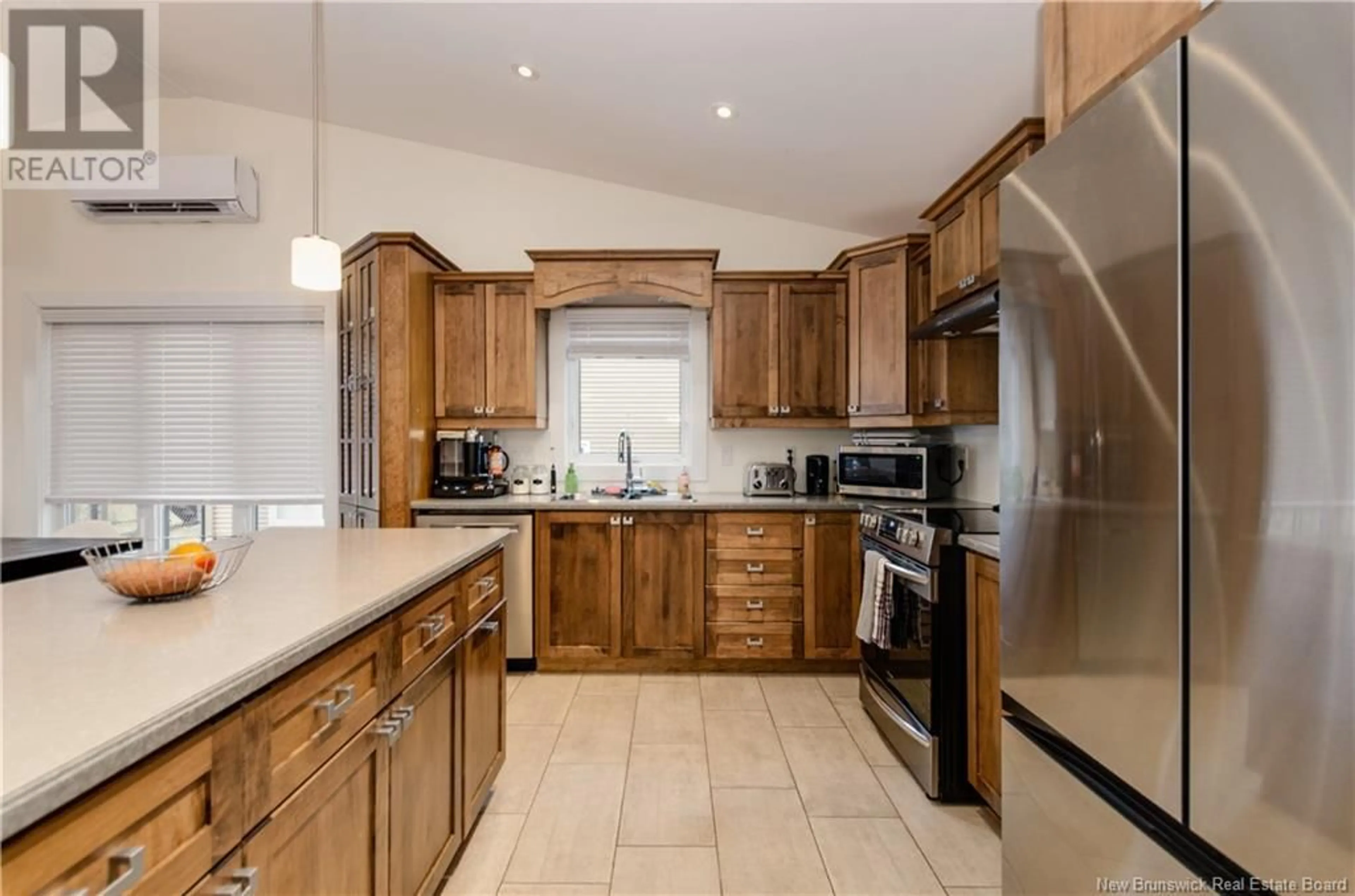 Standard kitchen, ceramic/tile floor for 199 FORTUNE STREET, Dieppe New Brunswick E1A5J2