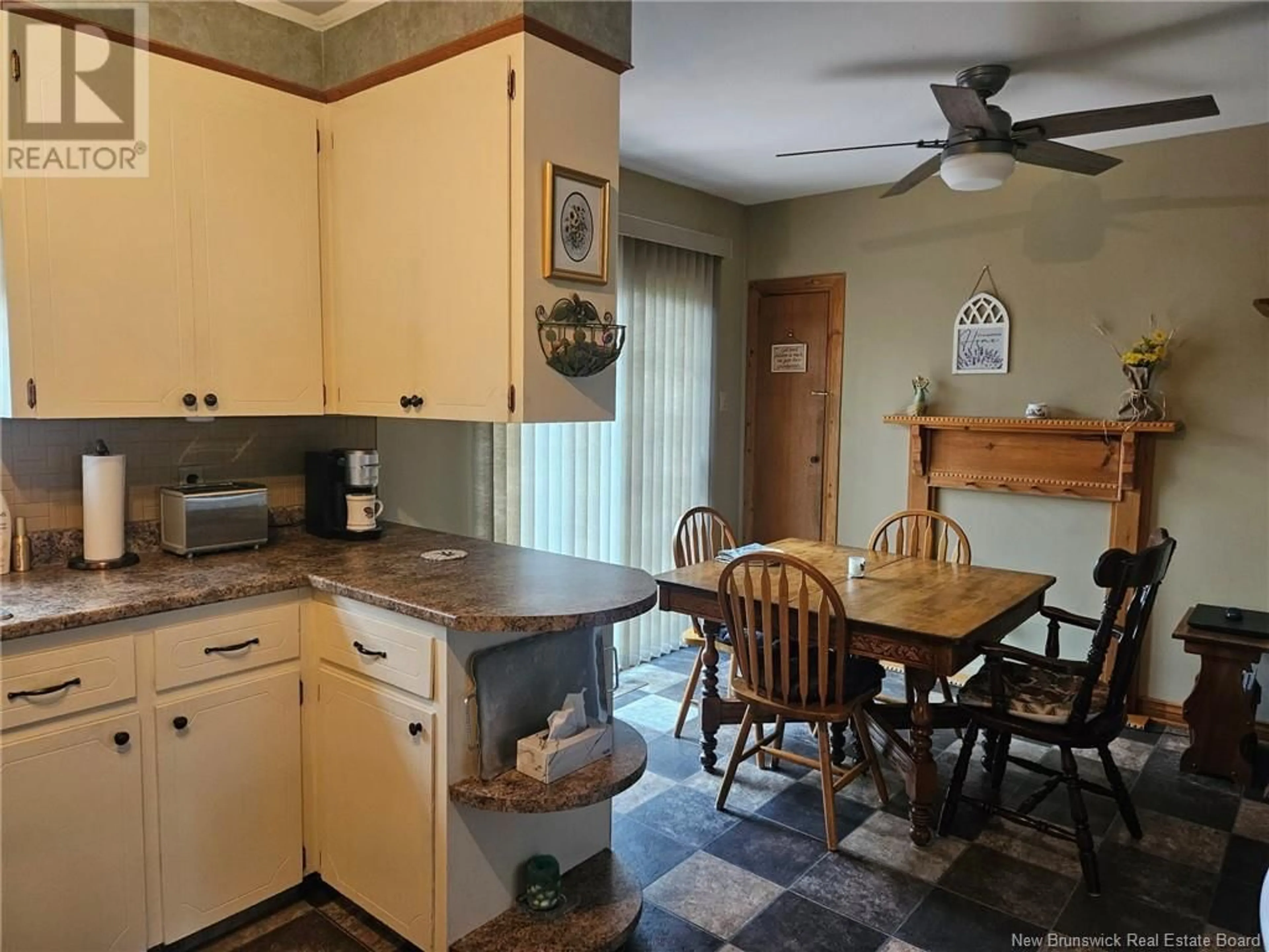 Standard kitchen, ceramic/tile floor for 307 BUCKINGHAM AVENUE, Riverview New Brunswick E1B2P4