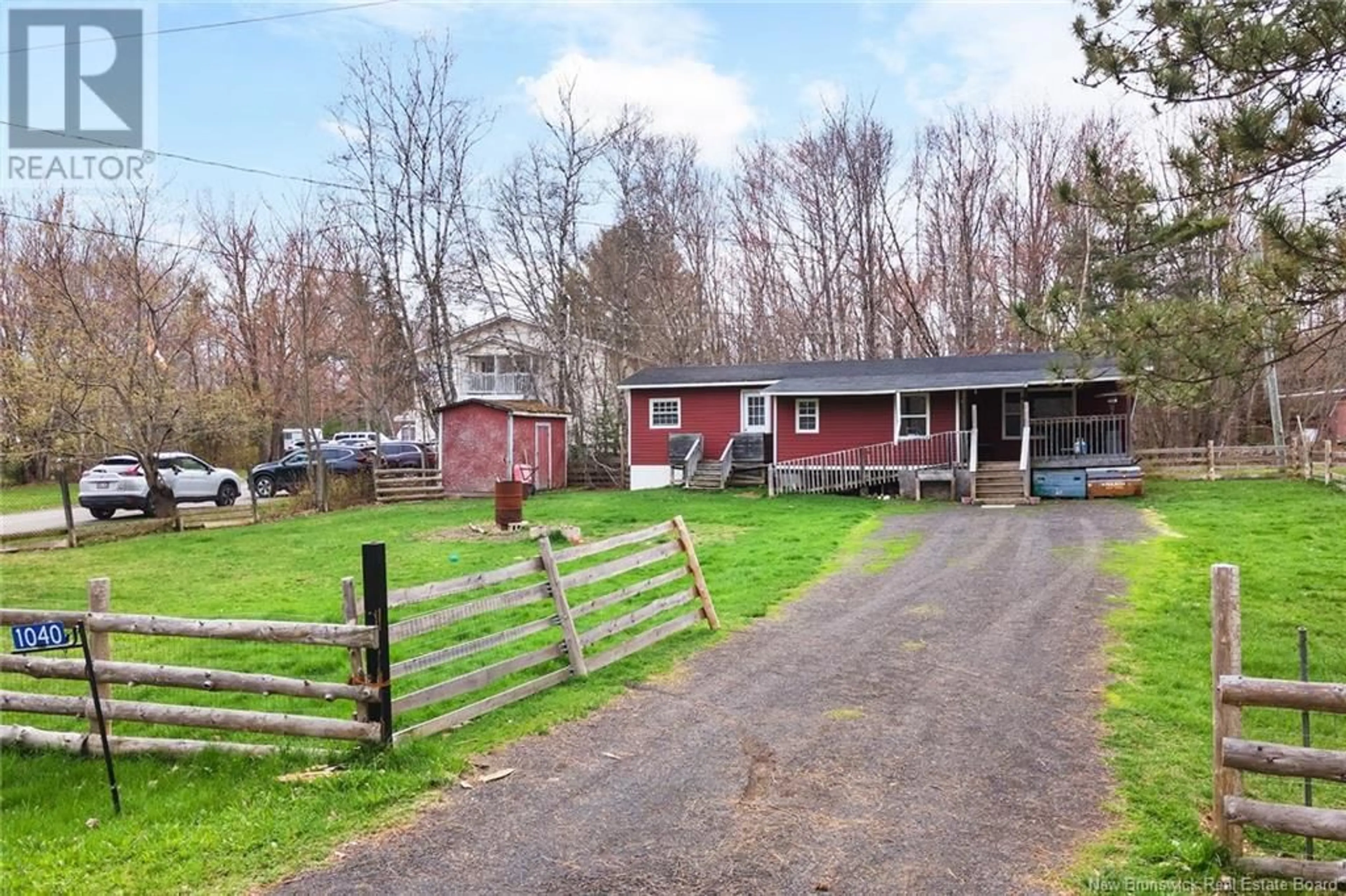 A pic from outside/outdoor area/front of a property/back of a property/a pic from drone, street for 1040 NORTHSIDE DRIVE, Minto New Brunswick E4B3H7