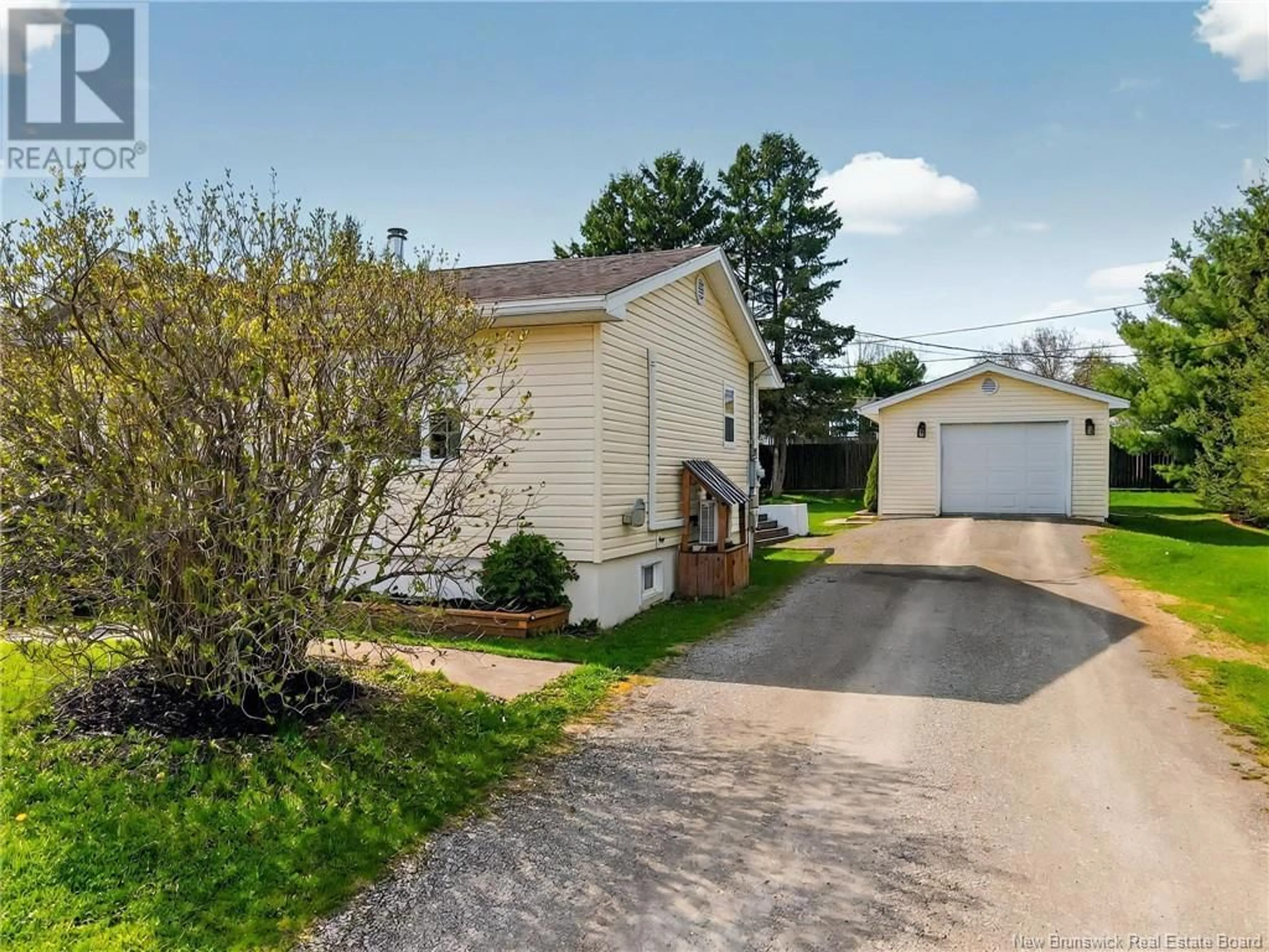 Home with vinyl exterior material, street for 10 BIRKDALE DRIVE, Salisbury New Brunswick E4J1Z7