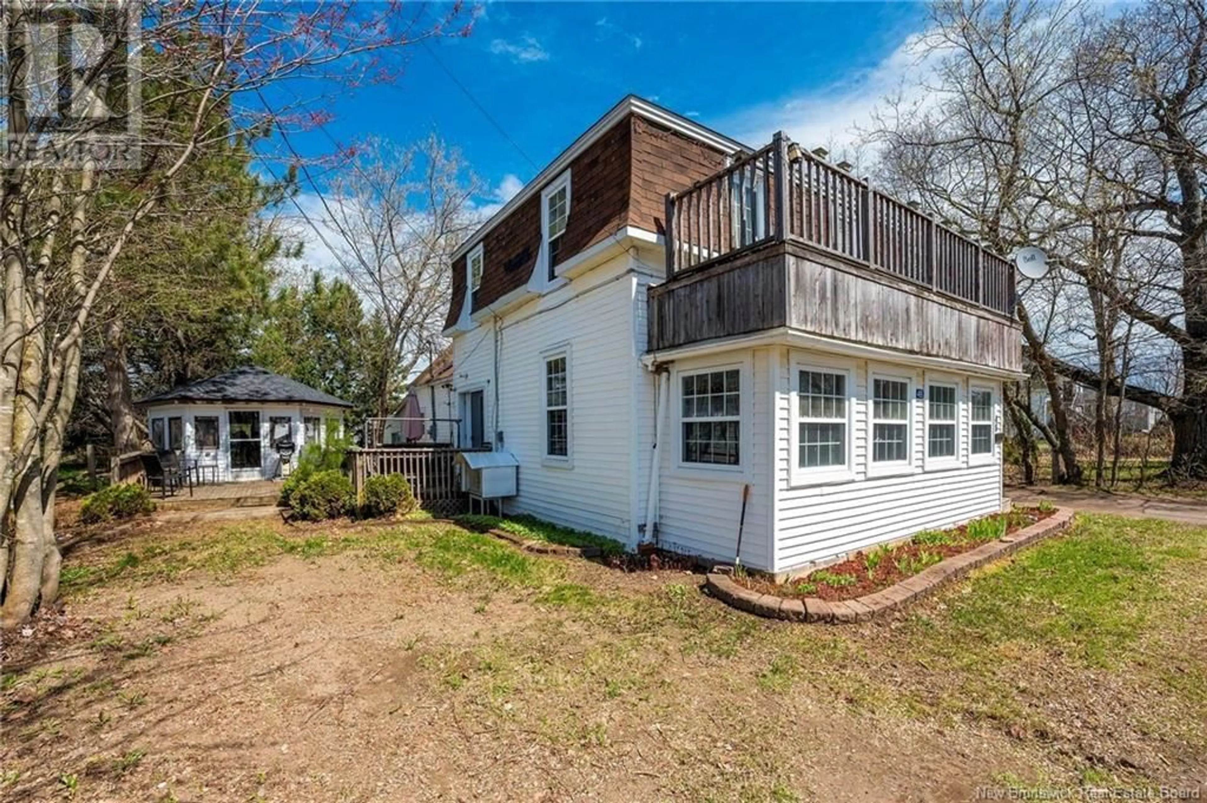 A pic from outside/outdoor area/front of a property/back of a property/a pic from drone, building for 48 CUNARD STREET, Richibucto New Brunswick E4W3Z4