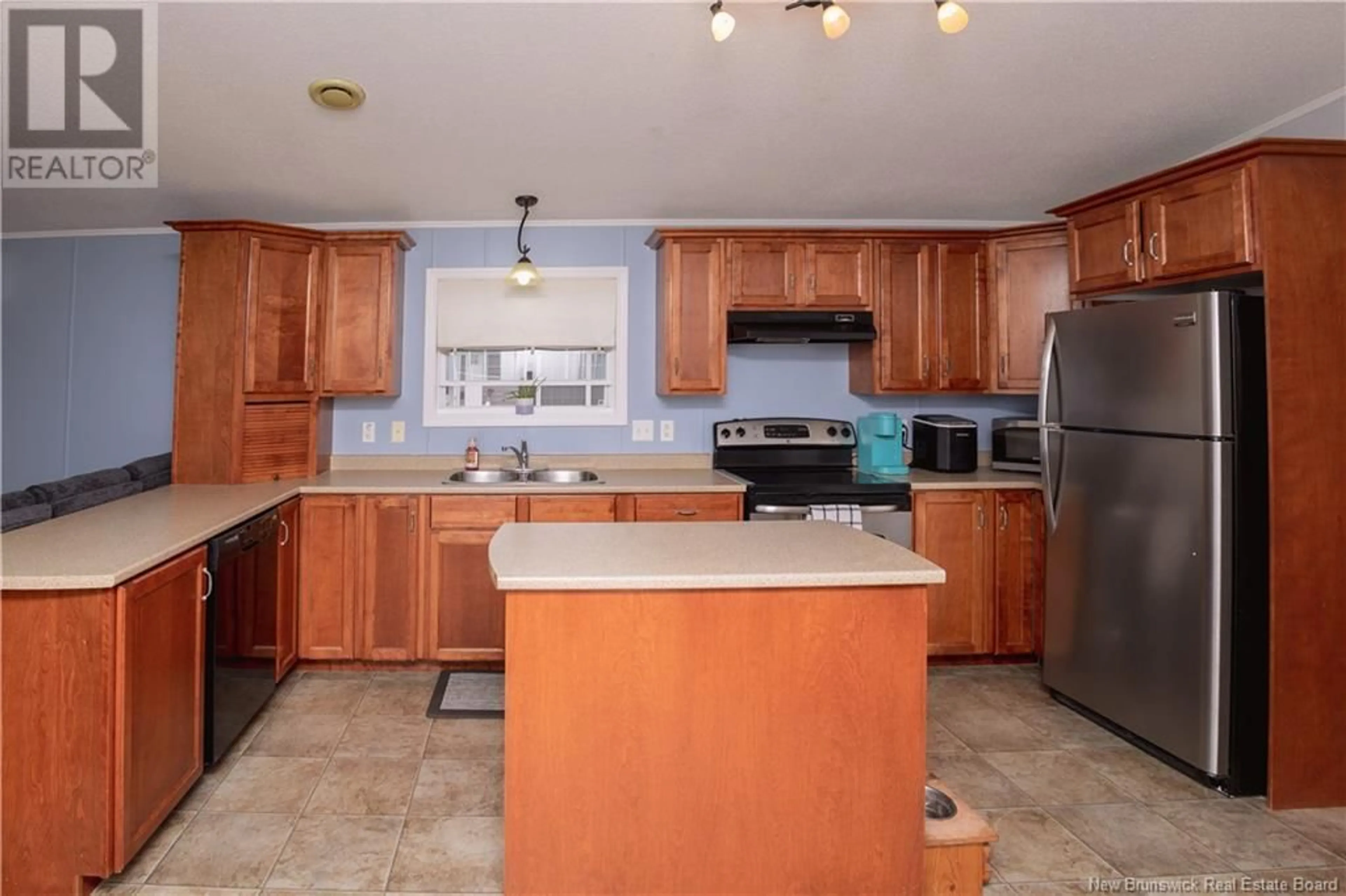 Standard kitchen, unknown for 172 GLENMAR DRIVE, Fredericton New Brunswick E3A0S2