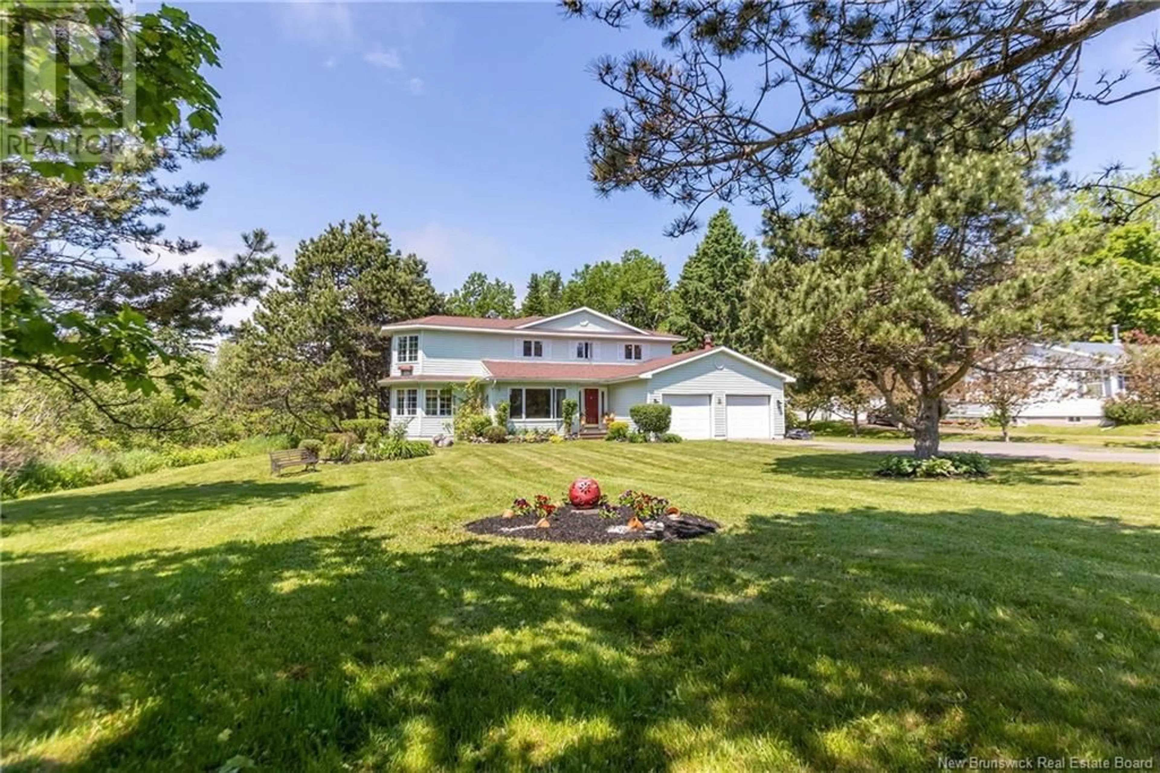 A pic from outside/outdoor area/front of a property/back of a property/a pic from drone, unknown for 44 WEST AVENUE, Sackville New Brunswick E4L4P1
