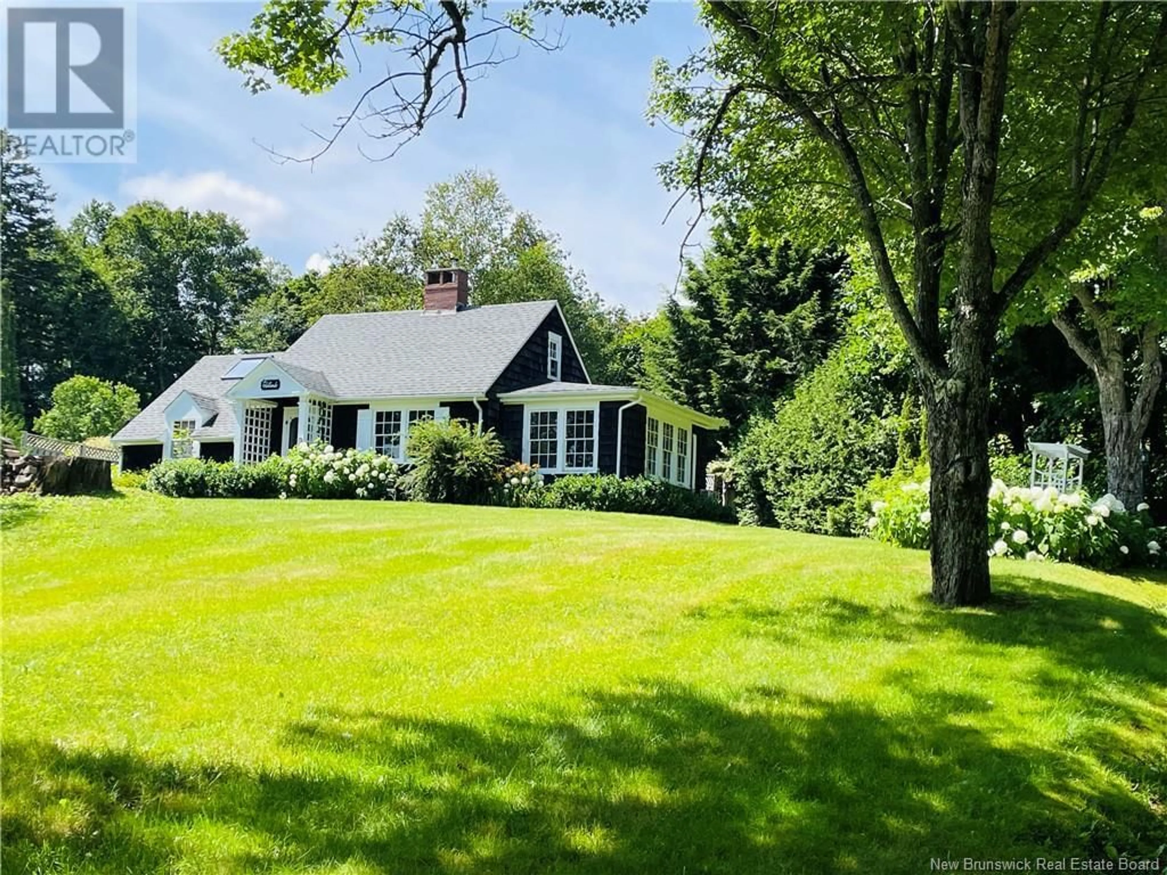 A pic from outside/outdoor area/front of a property/back of a property/a pic from drone, unknown for 5 GOLF CLUB ROAD, Grand Bay-Westfield New Brunswick E5K3C9