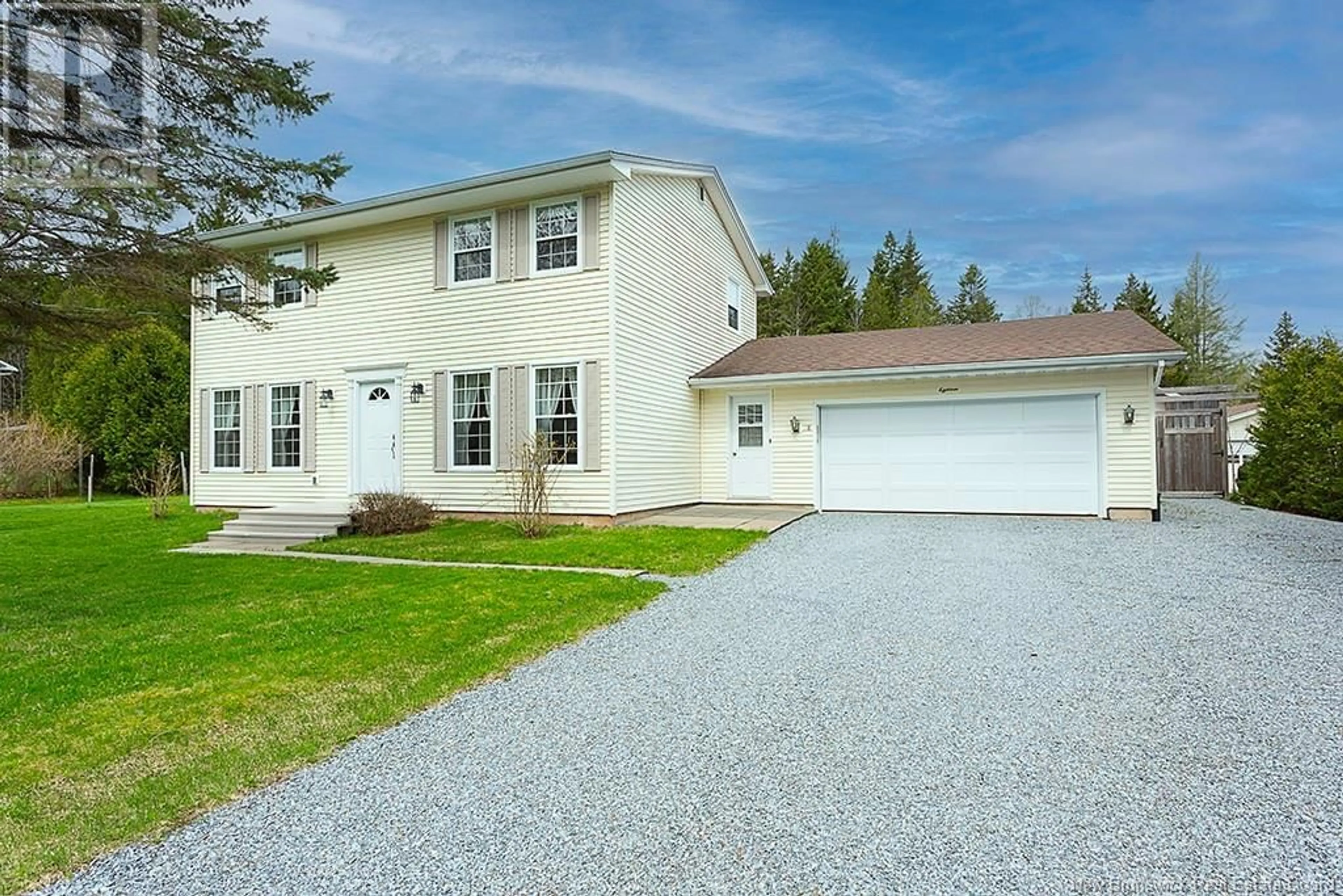 Home with vinyl exterior material, street for 18 COLONIAL DRIVE, Quispamsis New Brunswick E2G1A4
