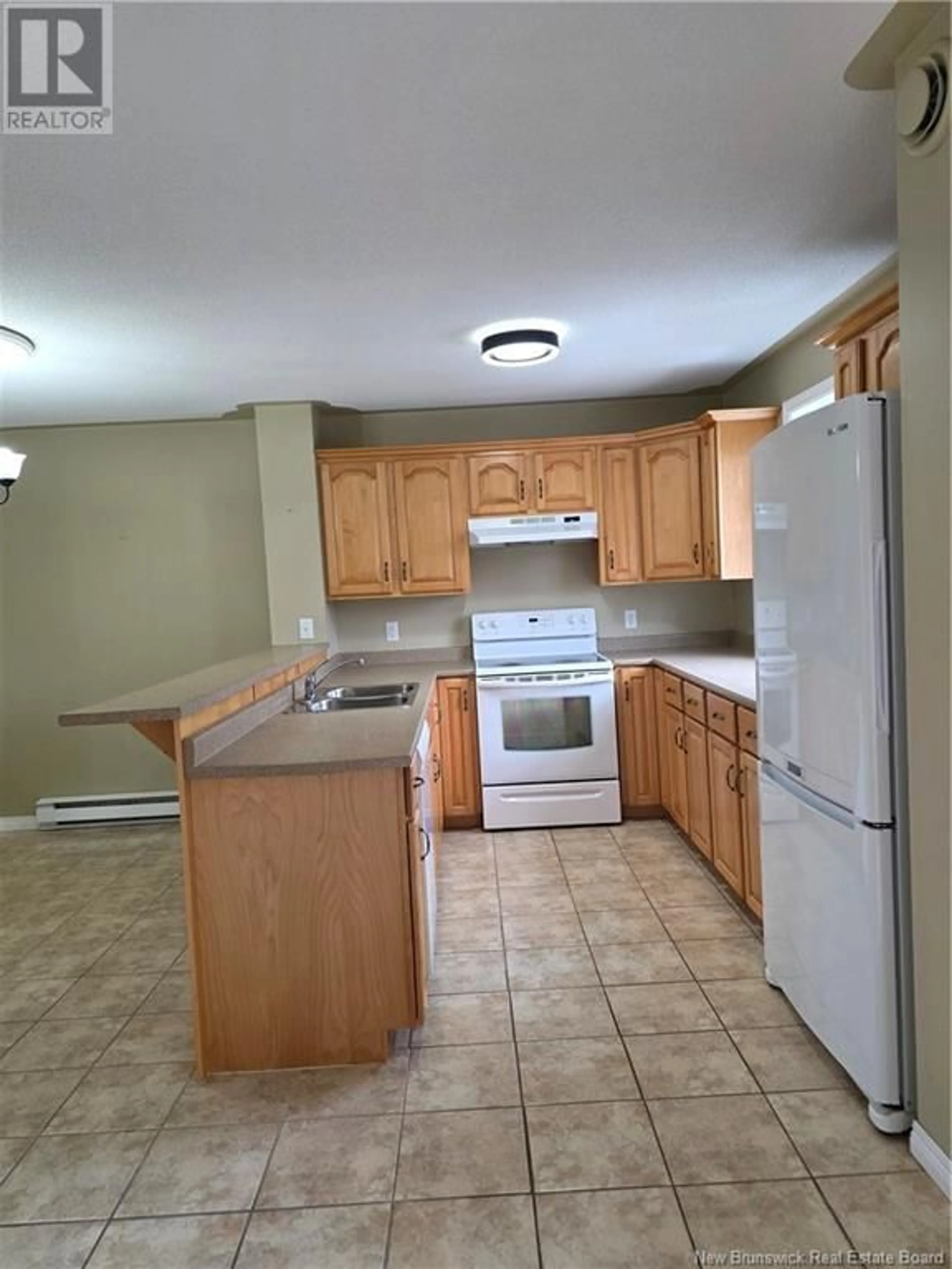 Standard kitchen, unknown for 703 BROOKSIDE DRIVE, Fredericton New Brunswick E3G8T9