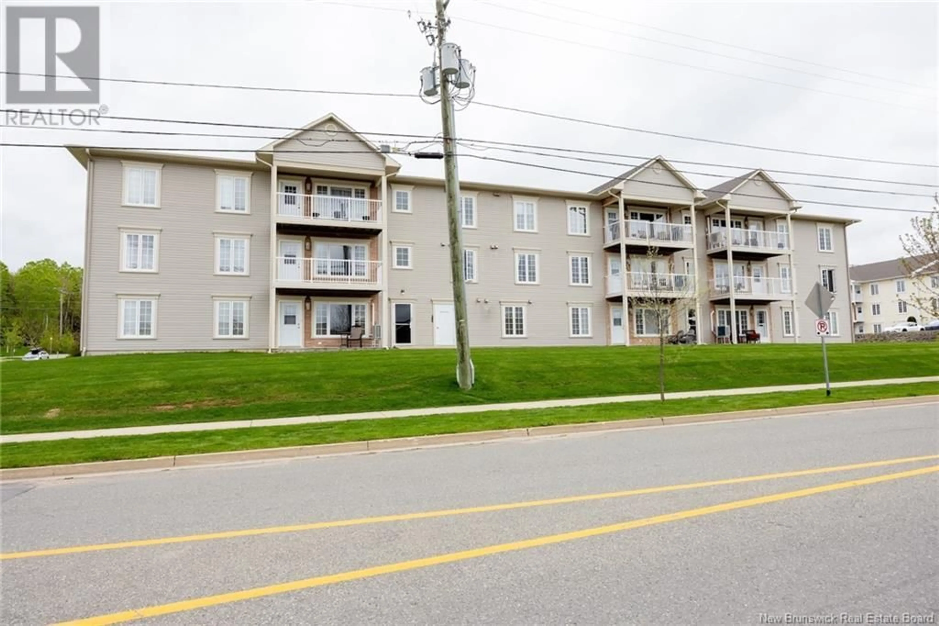 Patio, building for 212 - 160 VALCOUR, Fredericton New Brunswick E3C0C9