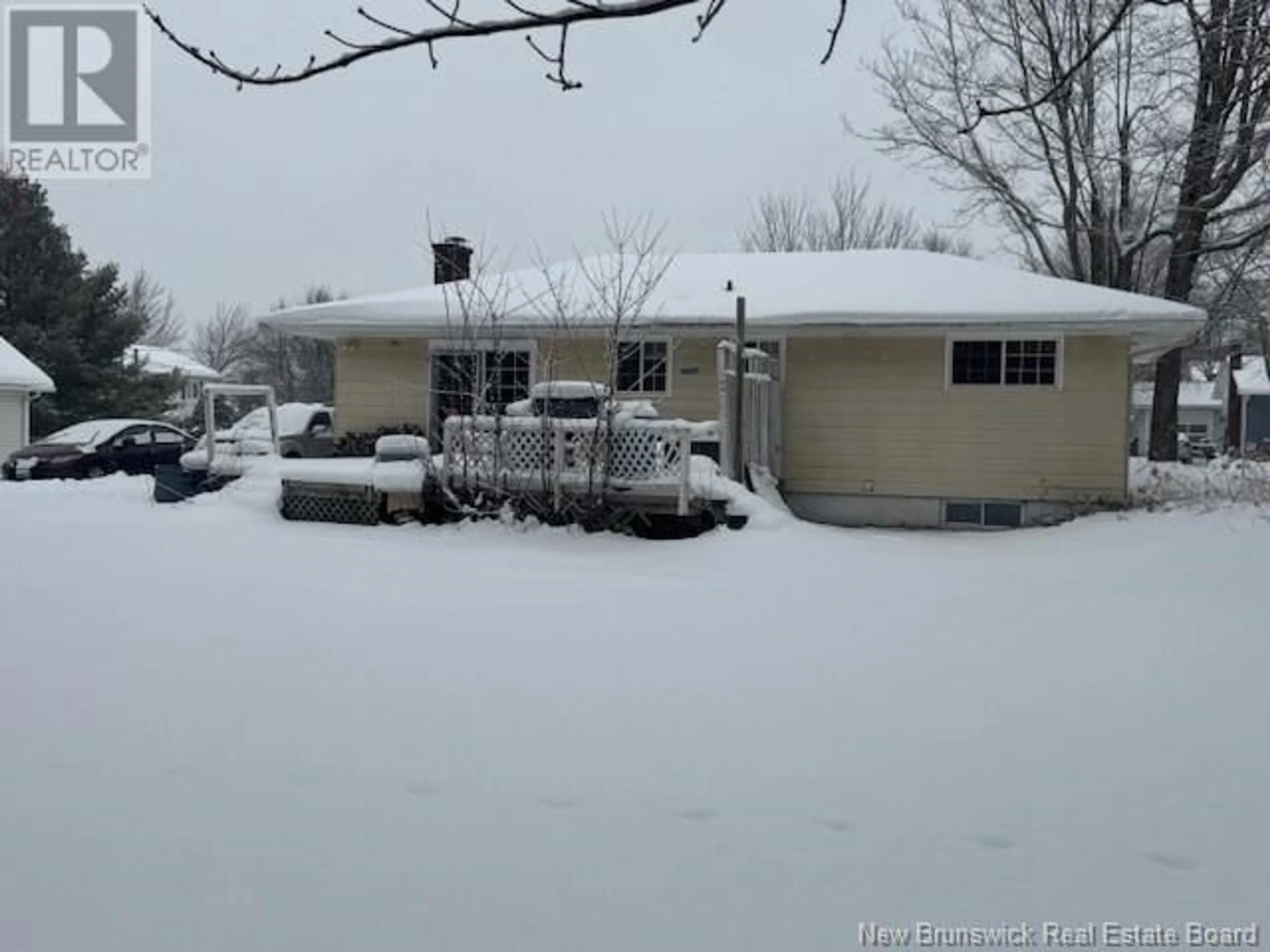 A pic from outside/outdoor area/front of a property/back of a property/a pic from drone, street for 901 WEDGEWOOD EXTENSION AVENUE, Riverview New Brunswick E1B2G4