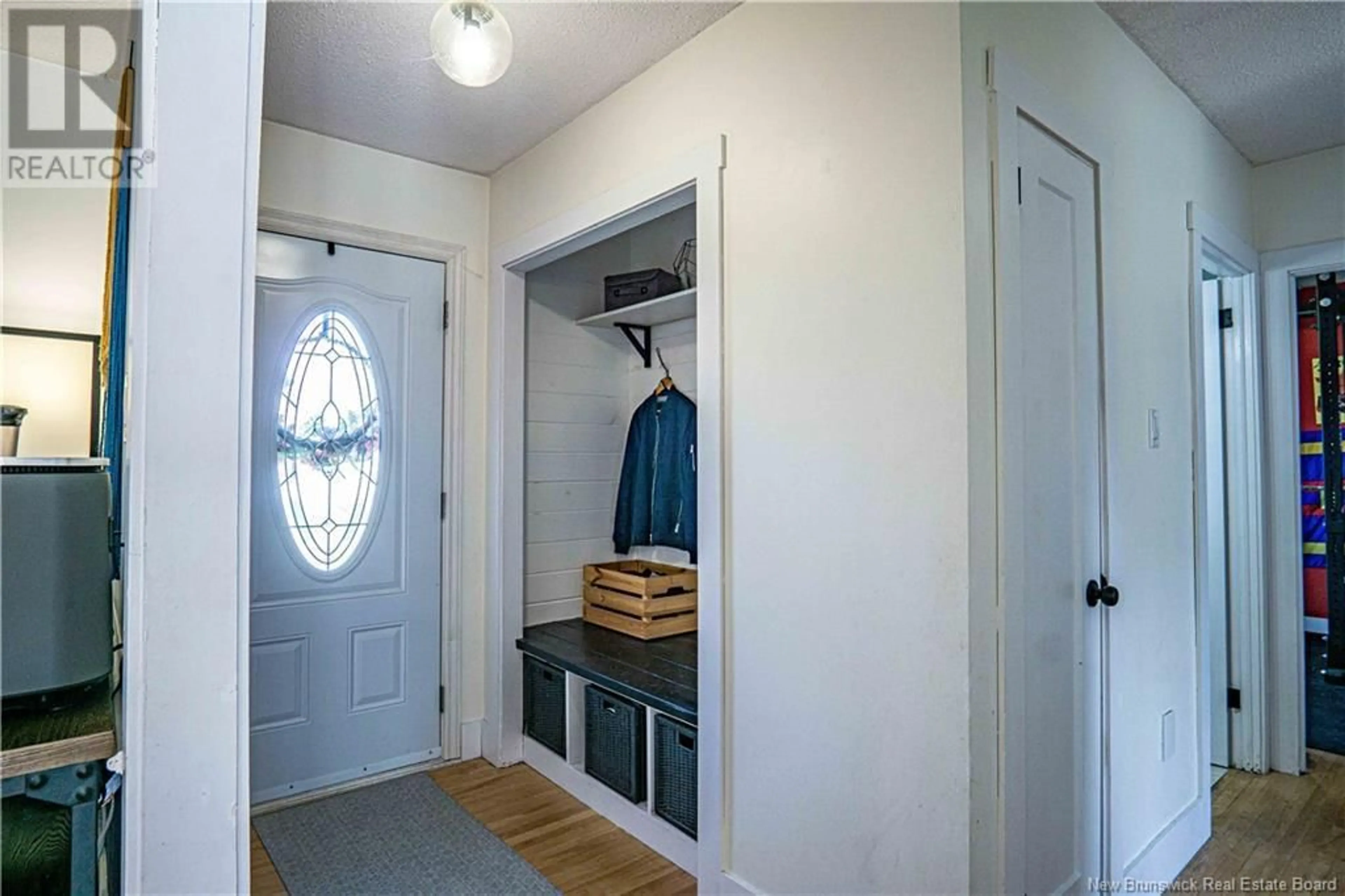 Indoor entryway for 72 SOUTHAMPTON DRIVE, Fredericton New Brunswick E3B4T3