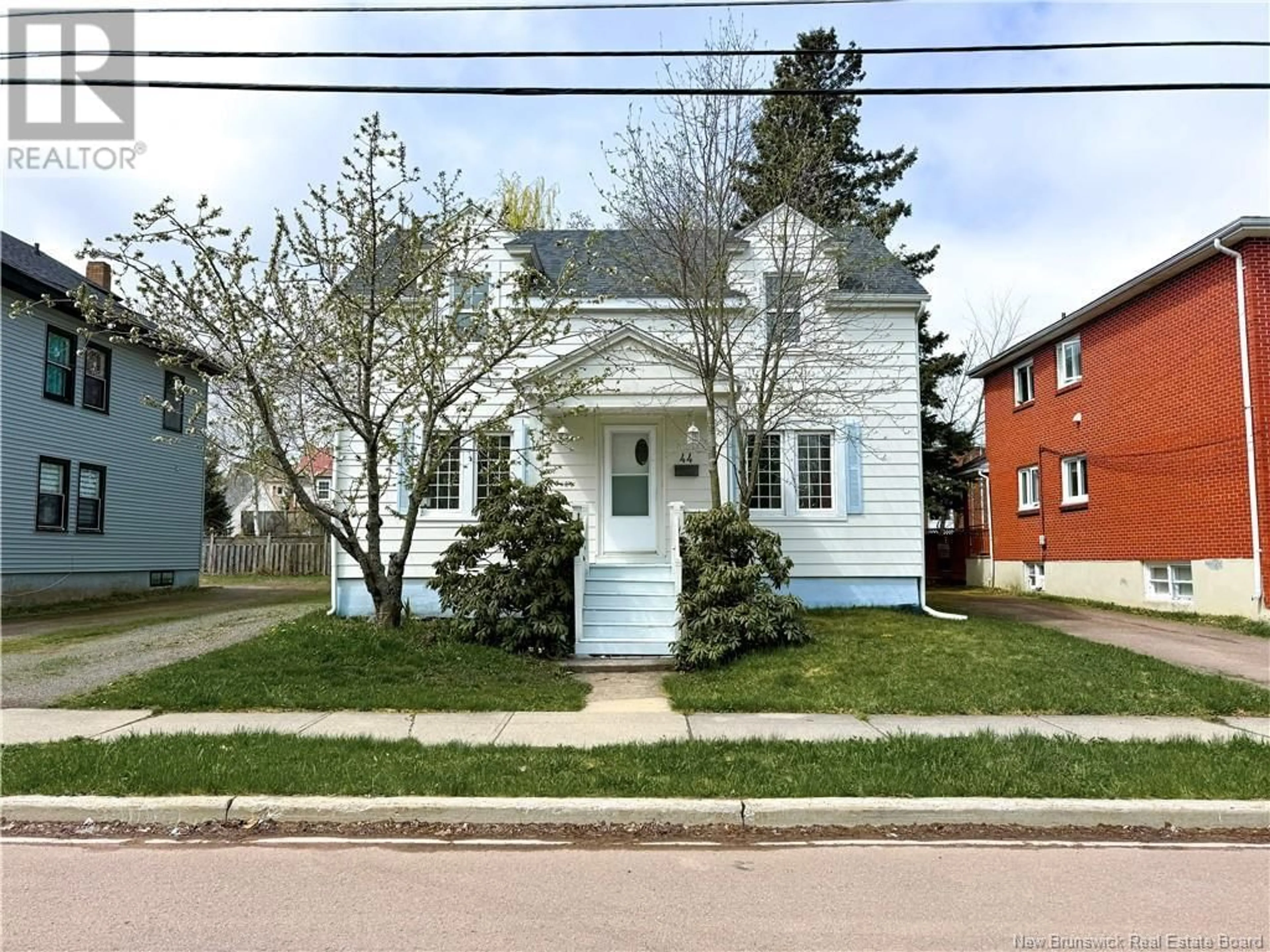 Home with vinyl exterior material, street for 44 MAPLE STREET, Moncton New Brunswick E1C6A3