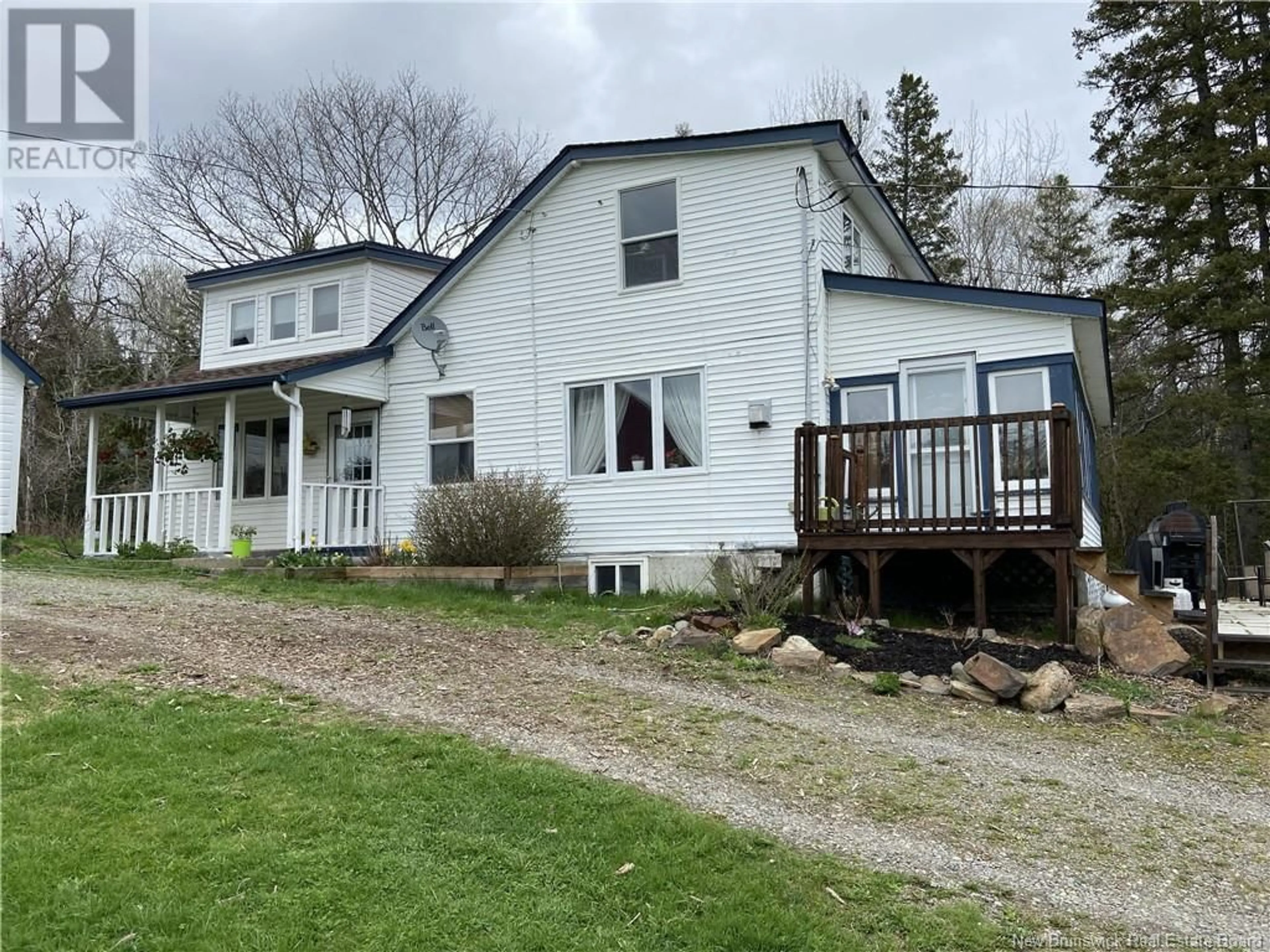 A pic from outside/outdoor area/front of a property/back of a property/a pic from drone, building for 402 OAK HAVEN ROAD, Oak Haven New Brunswick E3L3T3