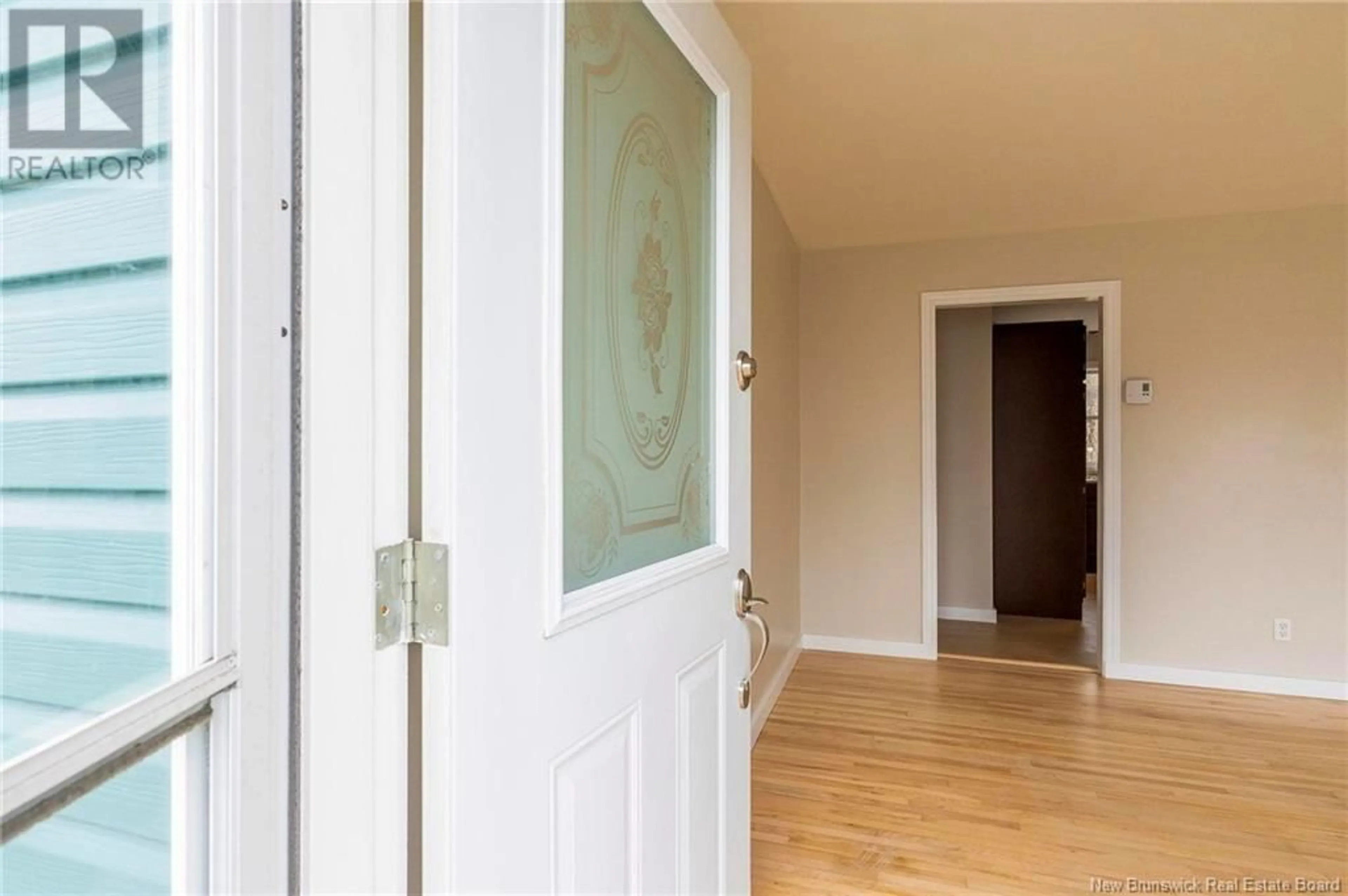 Indoor entryway for 285 CHARLOTTE STREET, Saint John New Brunswick E2M1Y4