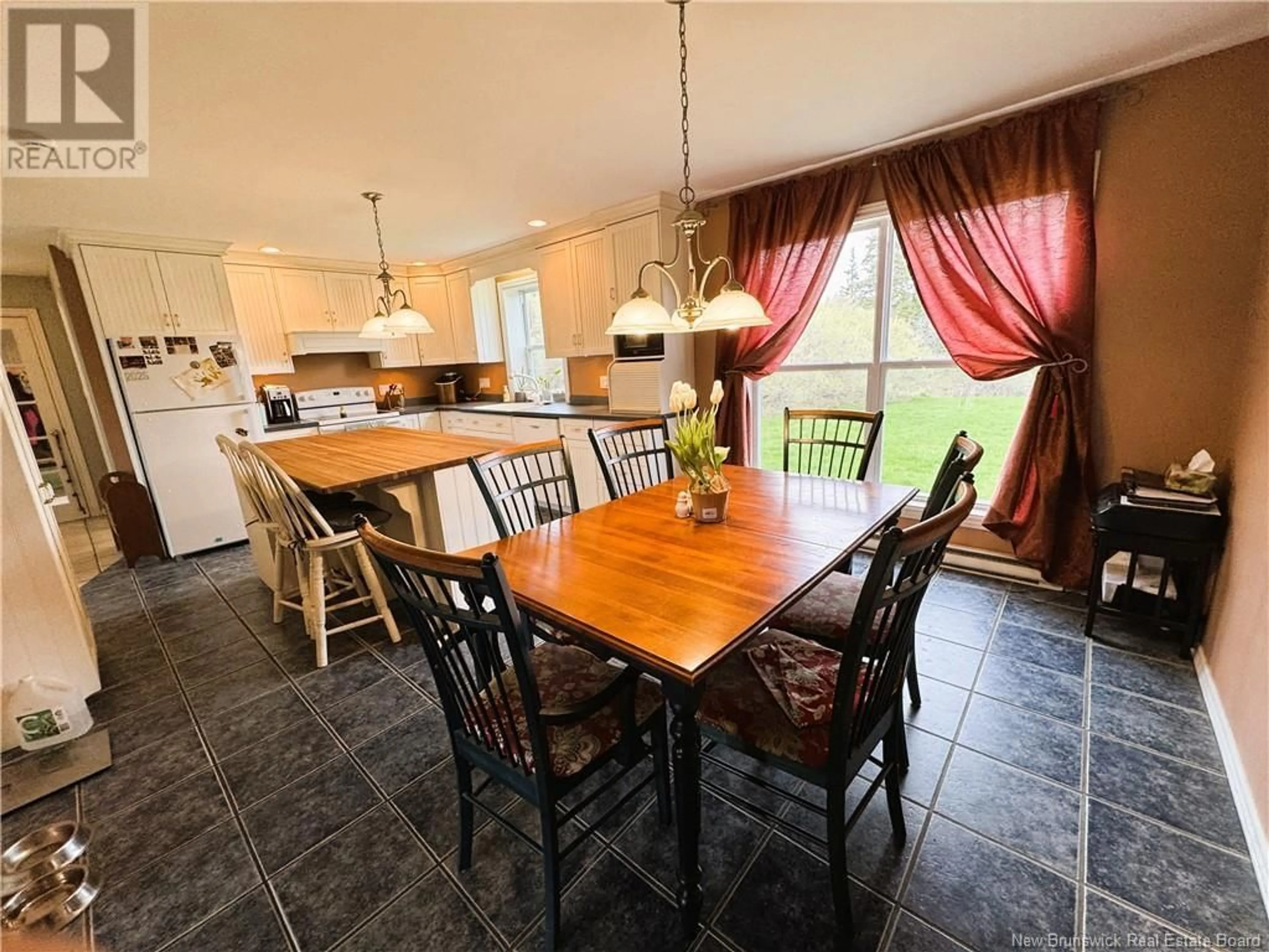 Open concept kitchen, unknown for 34 DUNN AVENUE, Saint Andrews New Brunswick E5B2V5
