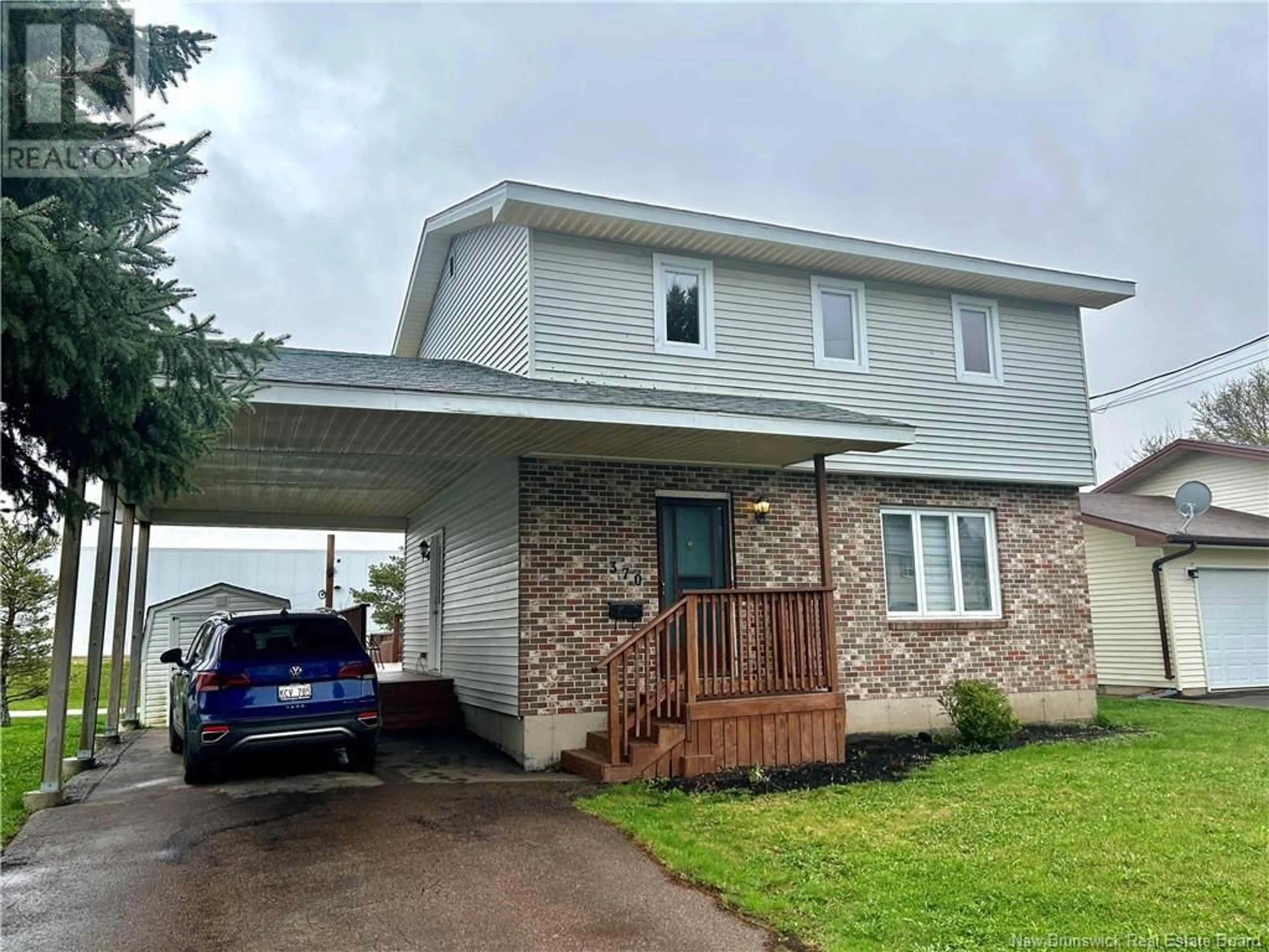 Home with vinyl exterior material, street for 370 GOULD STREET, Dieppe New Brunswick E1A1V3