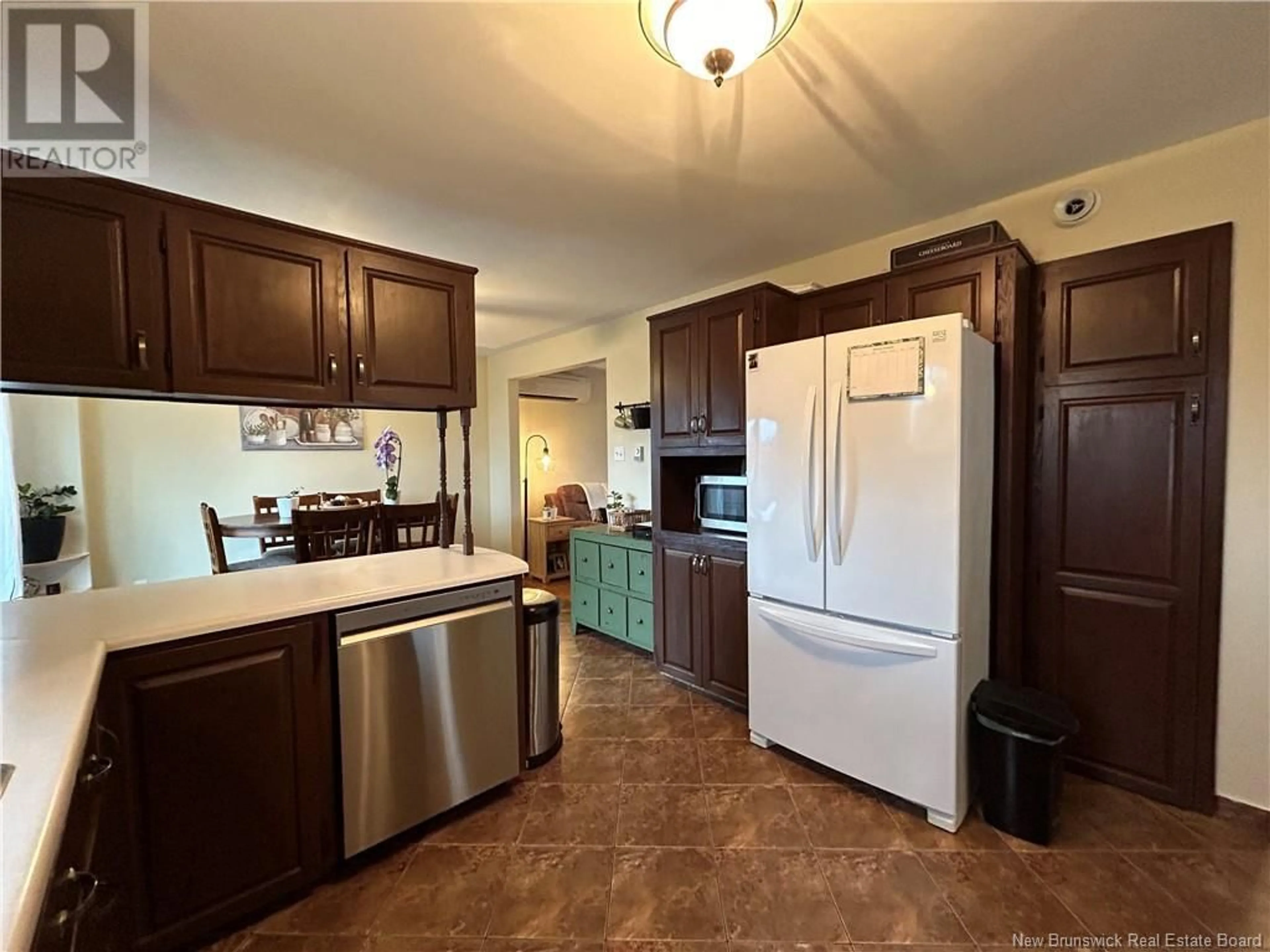 Standard kitchen, ceramic/tile floor for 370 GOULD STREET, Dieppe New Brunswick E1A1V3