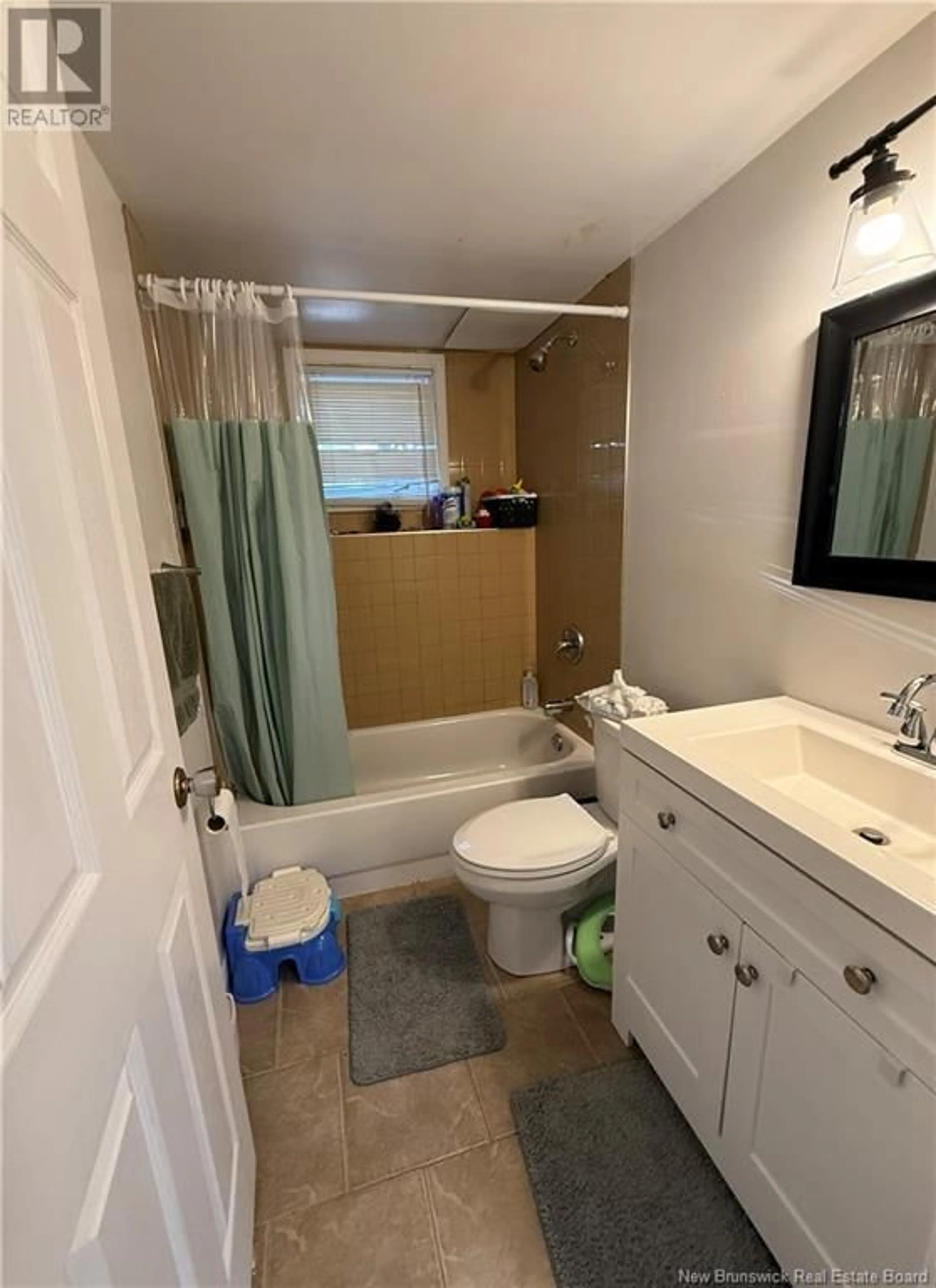 Standard bathroom, ceramic/tile floor for 175 SUSSEX AVENUE, Riverview New Brunswick E1B3A8