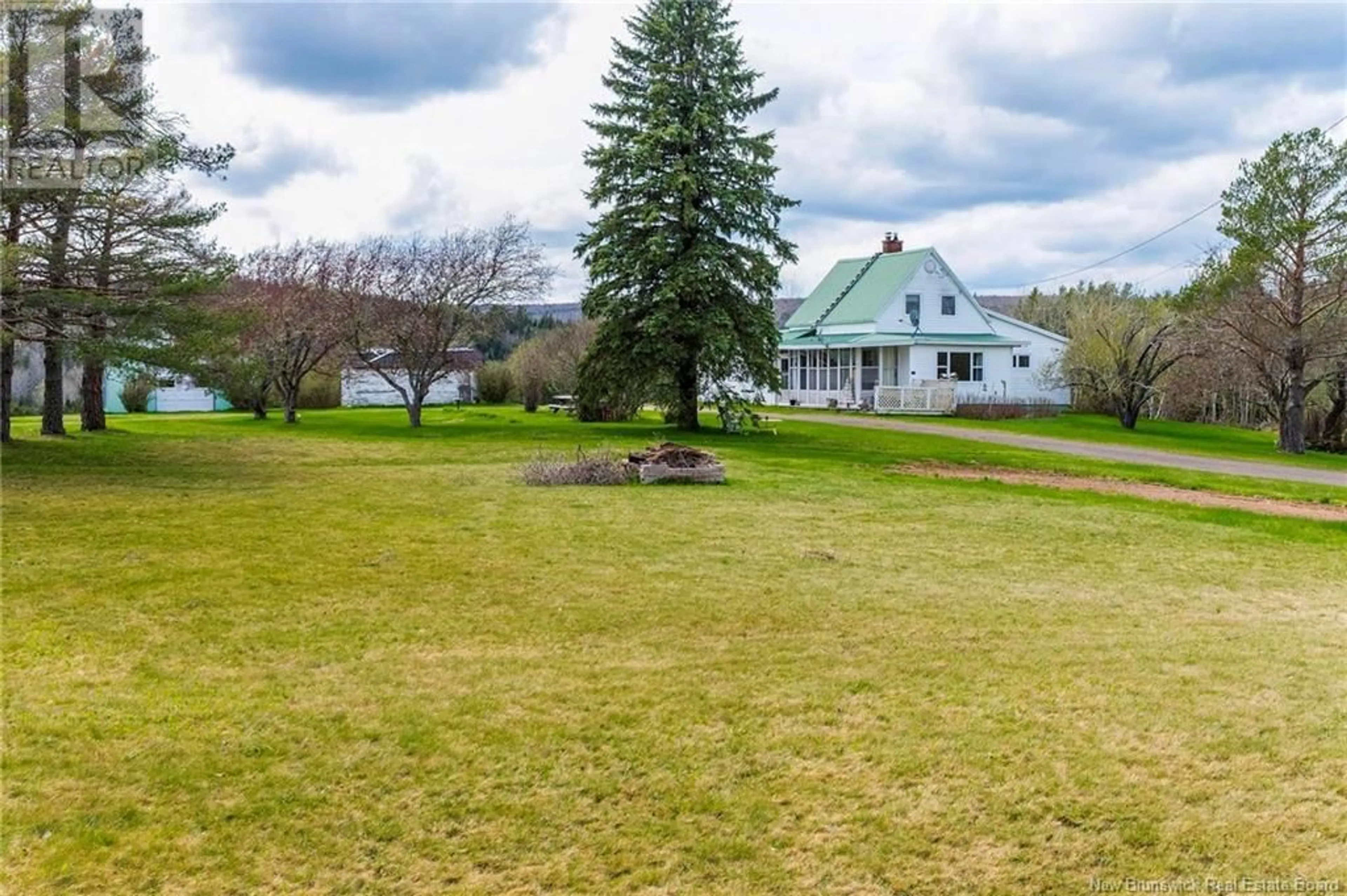 A pic from outside/outdoor area/front of a property/back of a property/a pic from drone, water/lake/river/ocean view for 7 HAYWARD ROAD, Prosser Brook New Brunswick E4Z2G1
