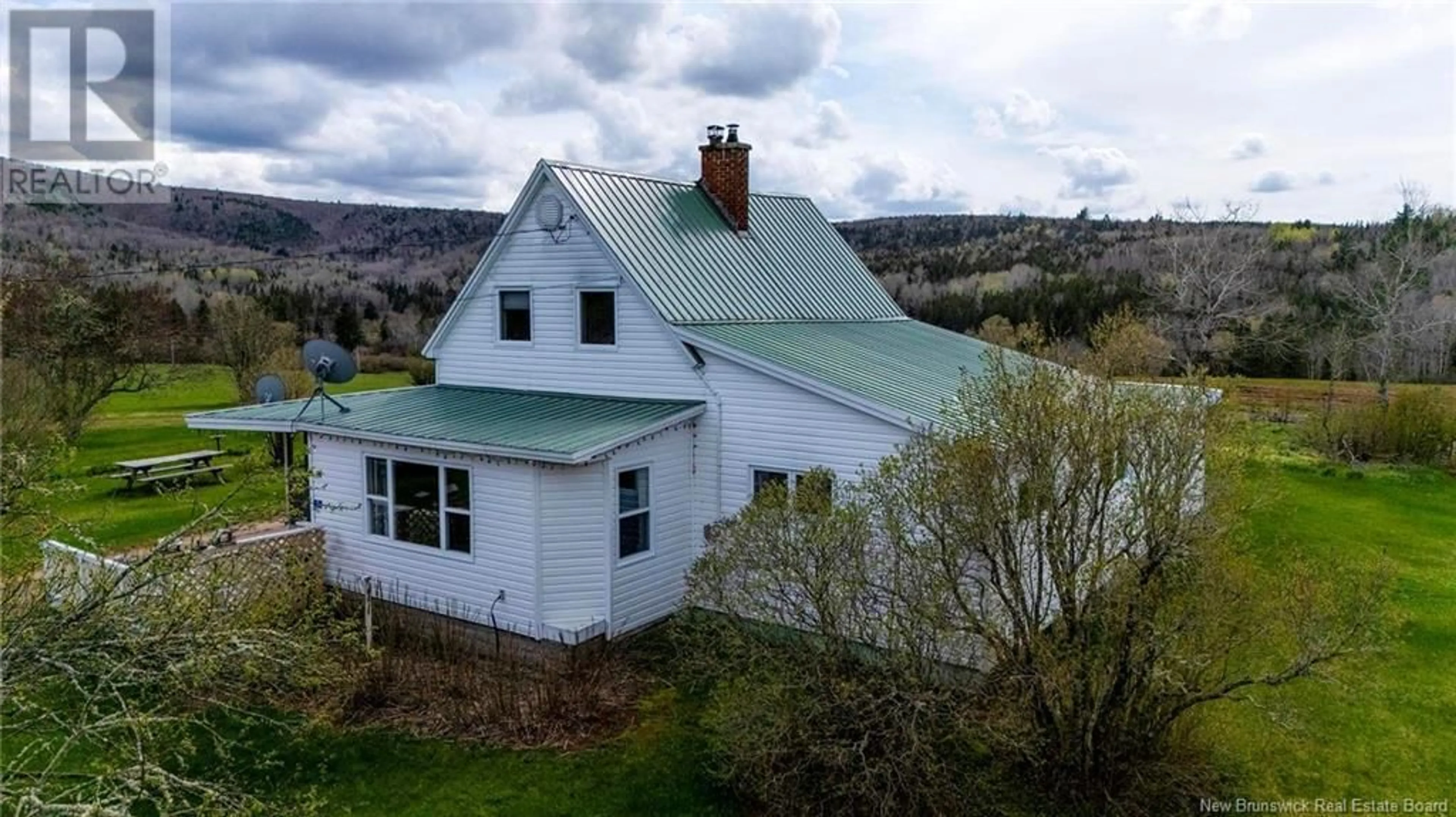 A pic from outside/outdoor area/front of a property/back of a property/a pic from drone, building for 7 HAYWARD ROAD, Prosser Brook New Brunswick E4Z2G1