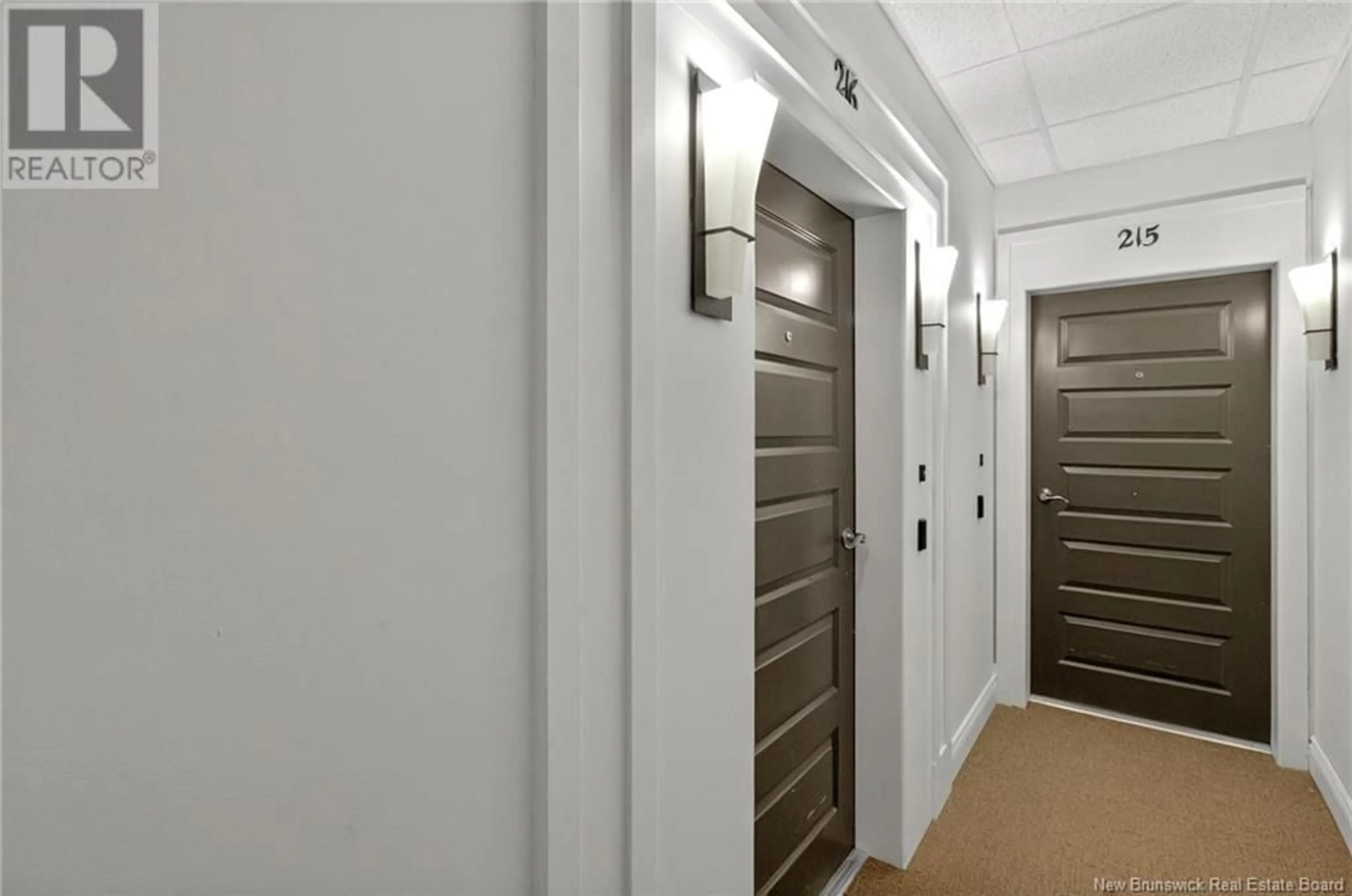 Indoor foyer for 216 - 69 CAP BIMET BOULEVARD, Beaubassin East New Brunswick E4P6X5