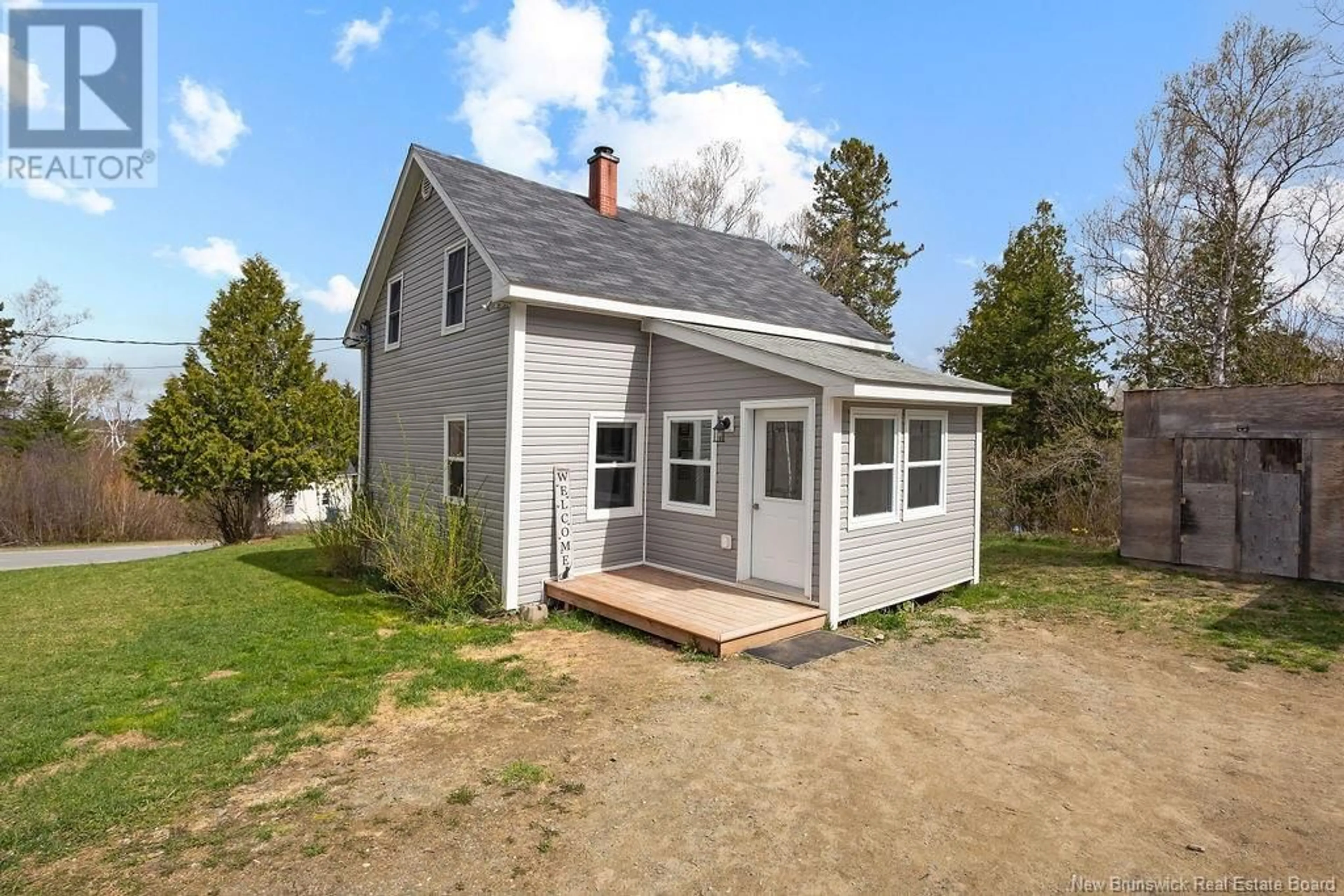 Home with vinyl exterior material, street for 22 ISLANDVIEW DRIVE, Miramichi New Brunswick E1N6B3