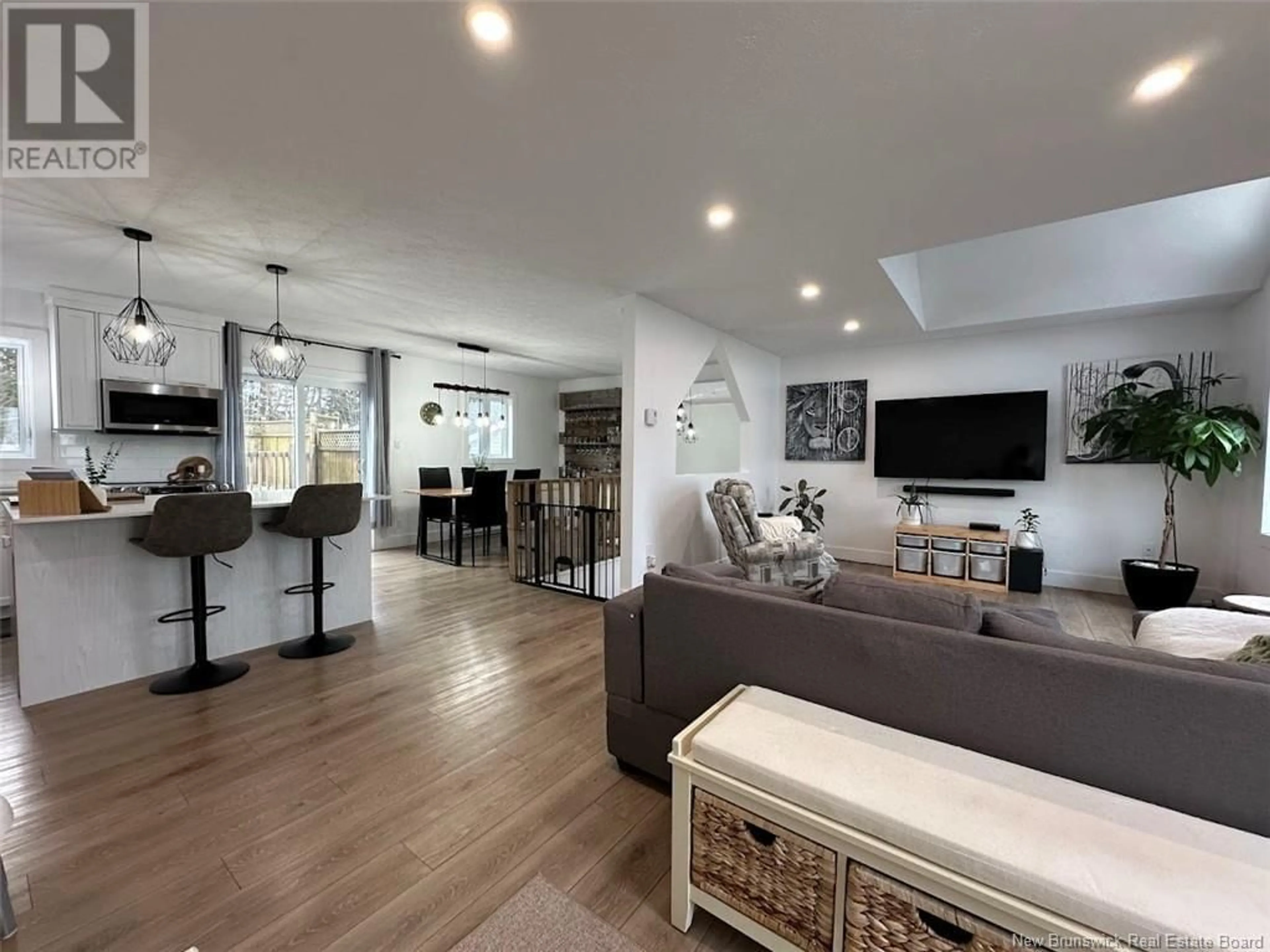 Living room with furniture, unknown for 52 DU RÉSERVOIR STREET, Saint-Jacques New Brunswick E7B2X2