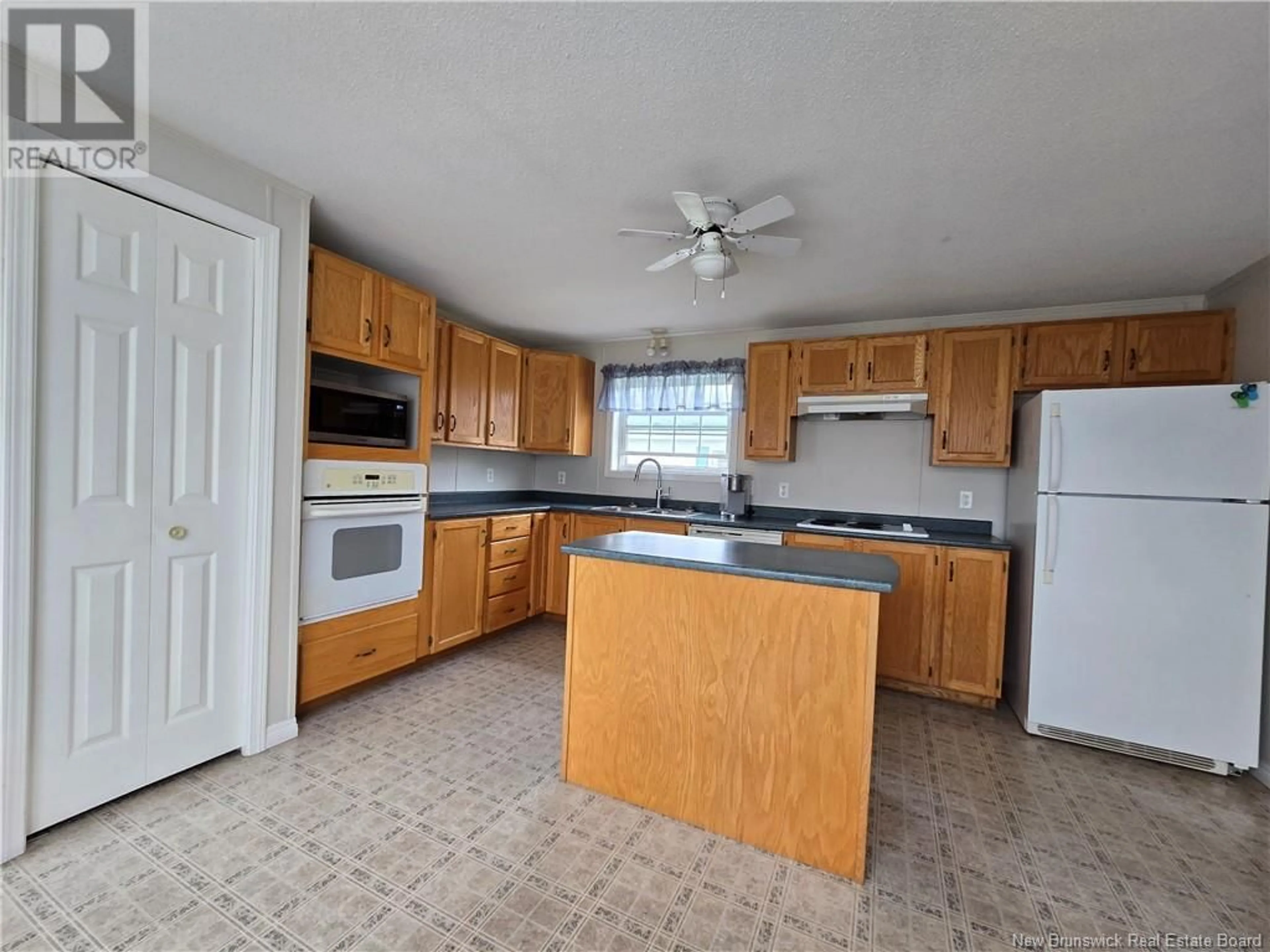 Standard kitchen, unknown for 30 GLENMAR DRIVE, Fredericton New Brunswick E3G0H9