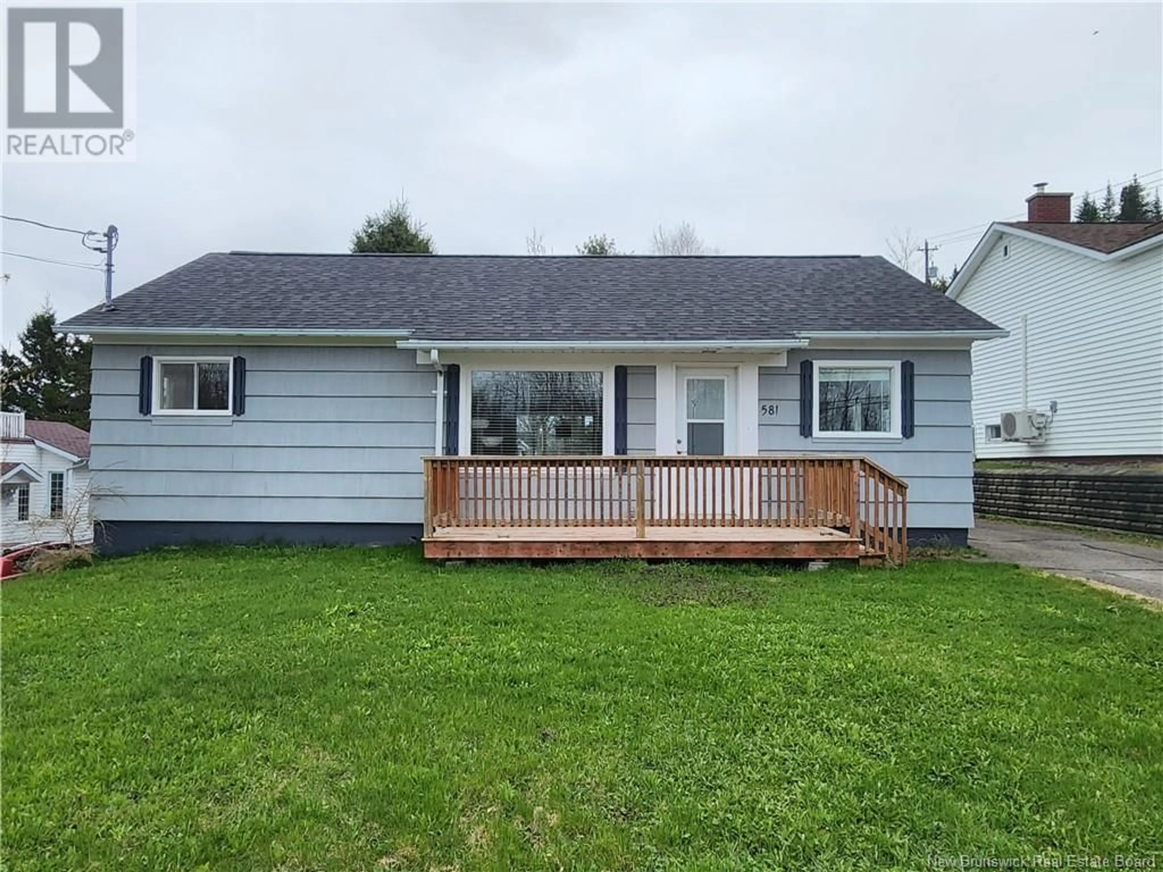 Home with vinyl exterior material, street for 581 BOUL BROADWAY, Grand Falls New Brunswick E3Z2L2