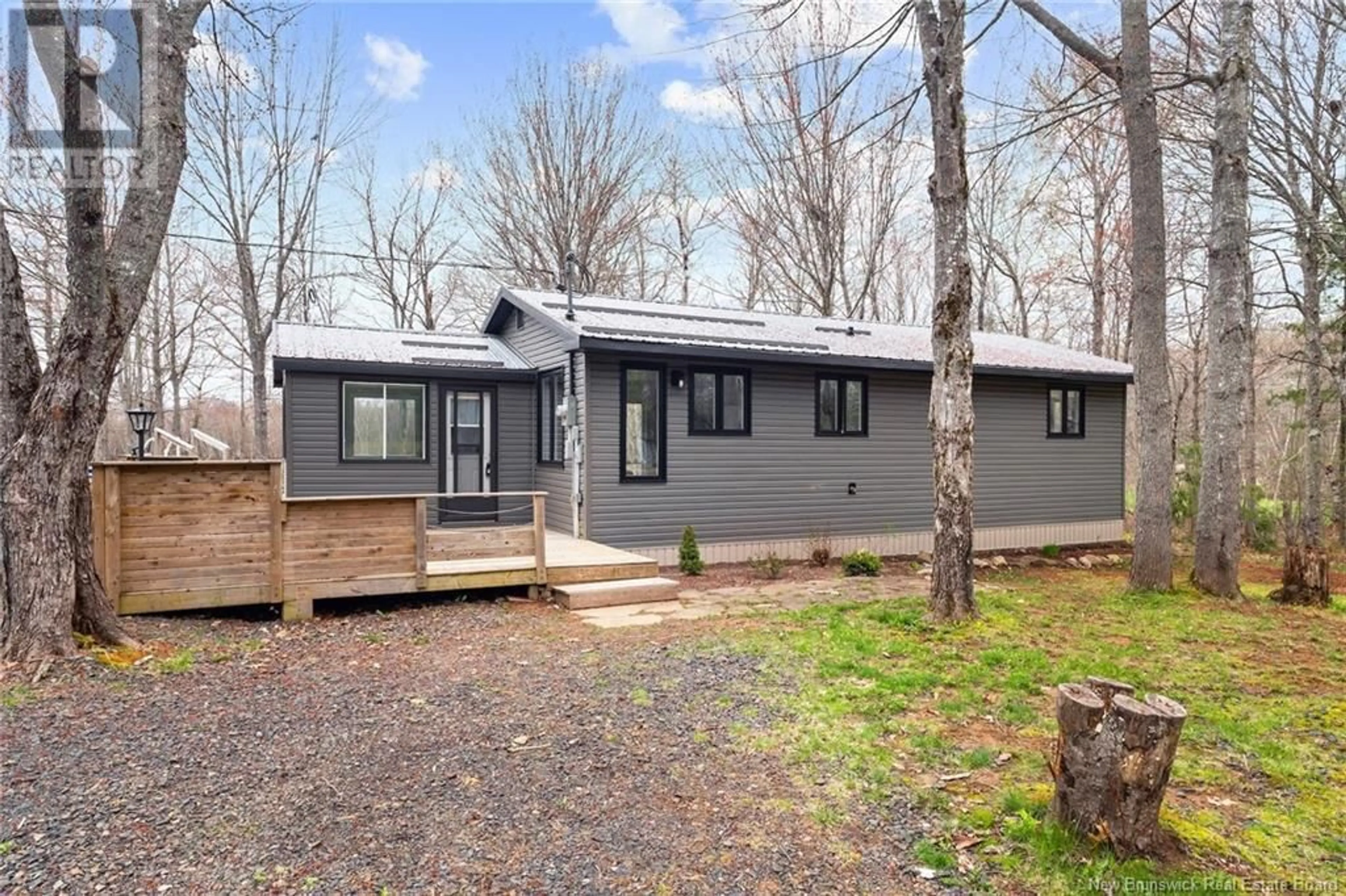 Home with vinyl exterior material, unknown for 90 FOSHAY BEACH ROAD, Cumberland Bay New Brunswick E4A3L8