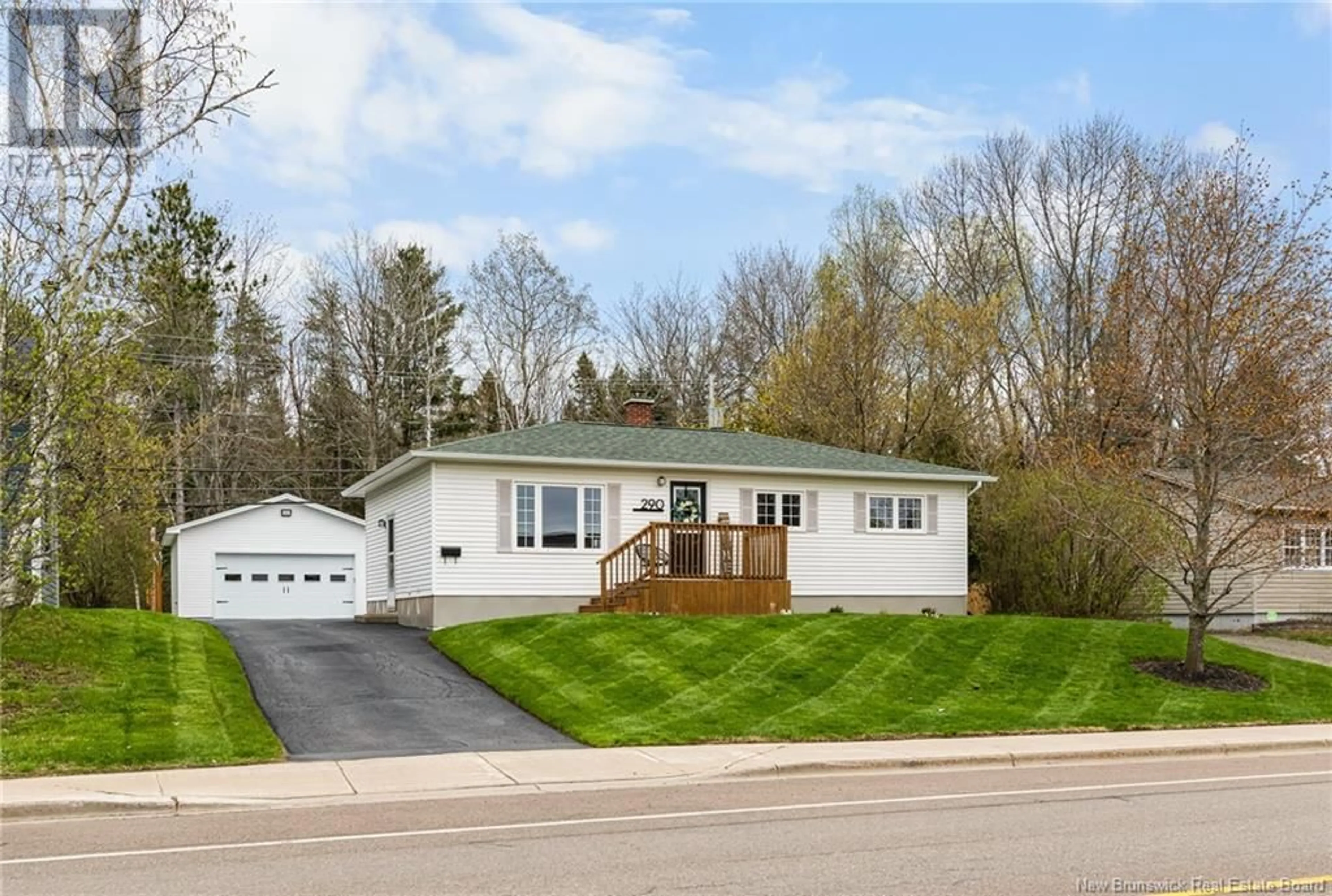 Home with vinyl exterior material, street for 290 BUCKINGHAM AVENUE, Riverview New Brunswick E1B2P2