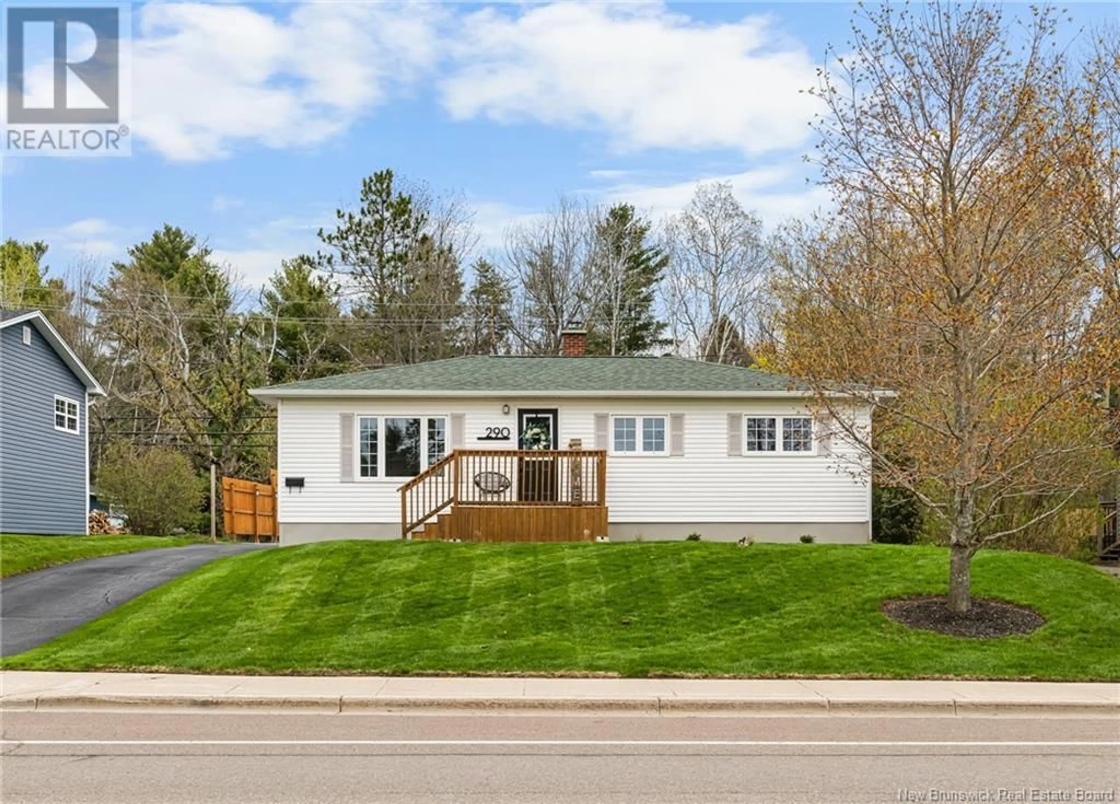 Home with vinyl exterior material, street for 290 BUCKINGHAM AVENUE, Riverview New Brunswick E1B2P2